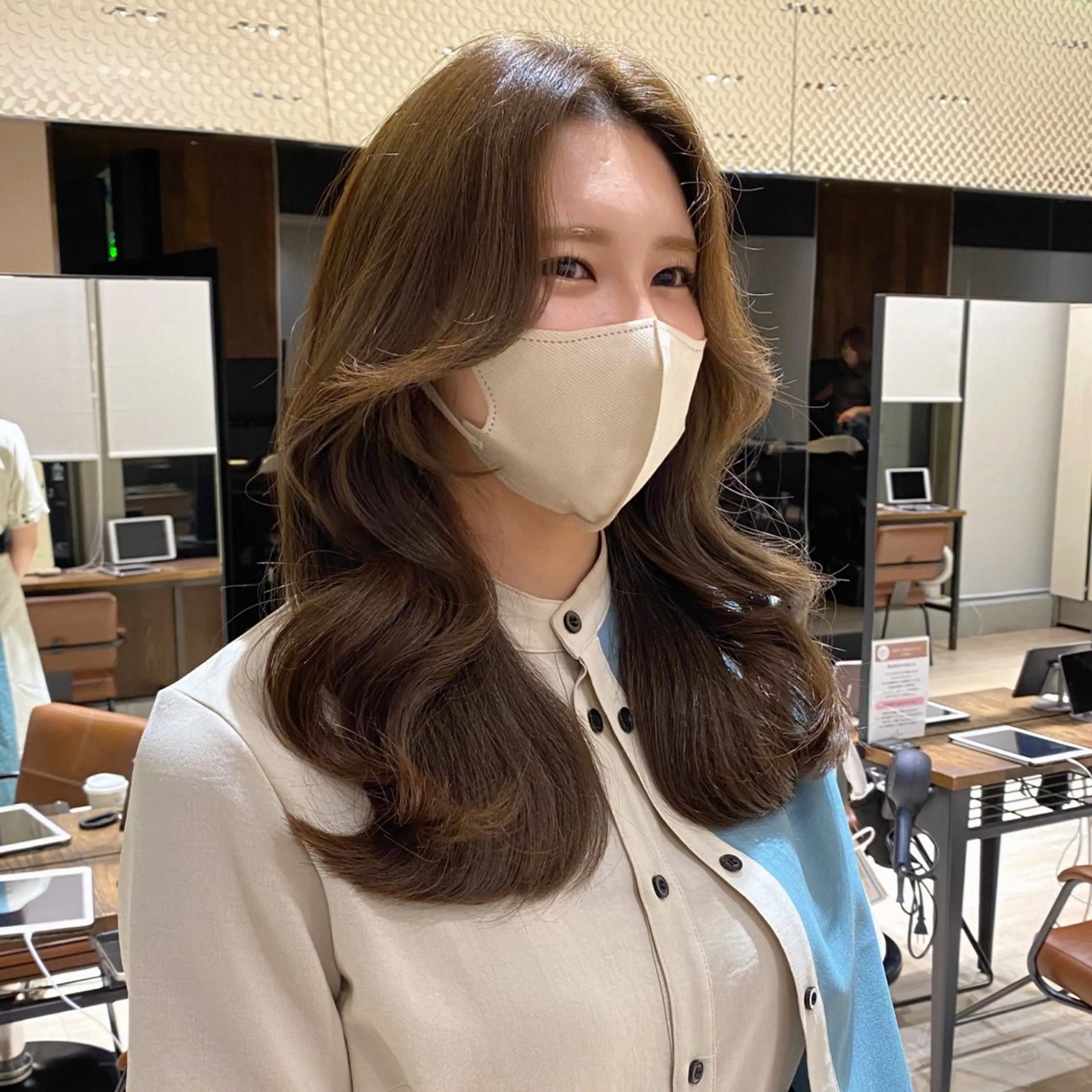 セミロング カラー レイヤー/顔周り /透明感🩶高橋大のヘアスタイル