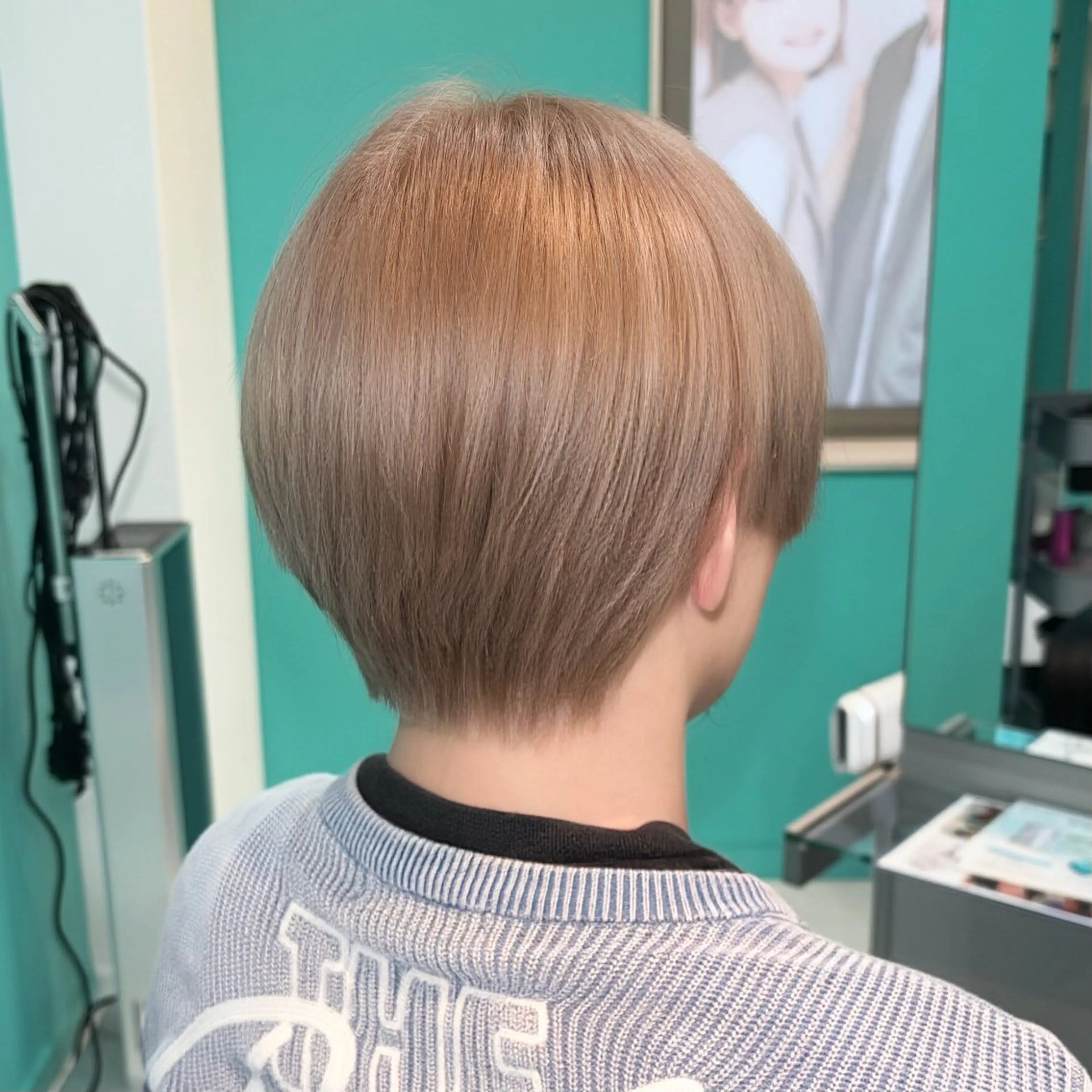 ショート カラー キッズ ベージュカラー ミルクティーベージュ カット ヘアカラー トリートメント デザインカラー/ ボブ/Natsukiのヘアスタイル