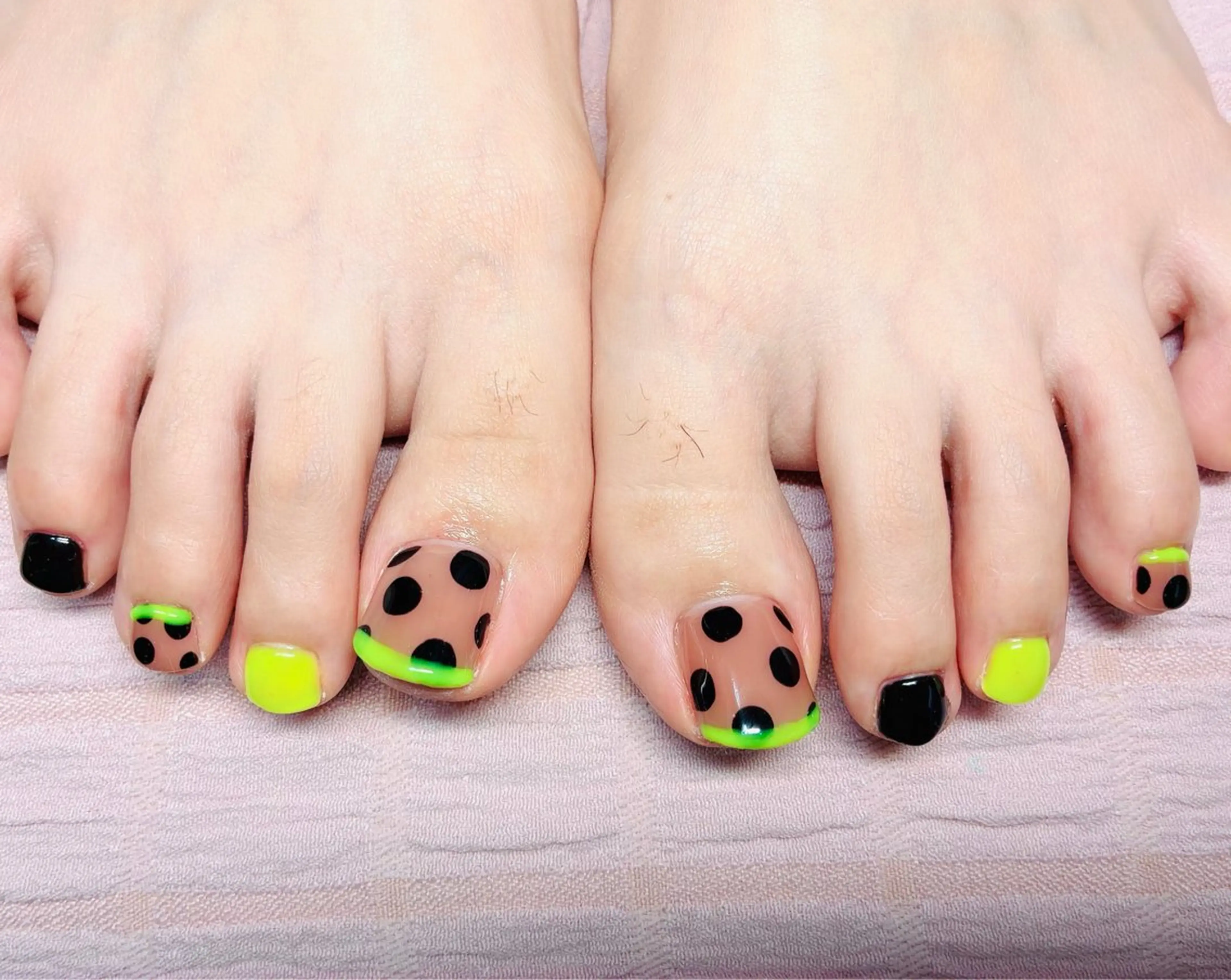 ネイル 持ち込み フットネイル GAL_ NAILのネイルデザイン