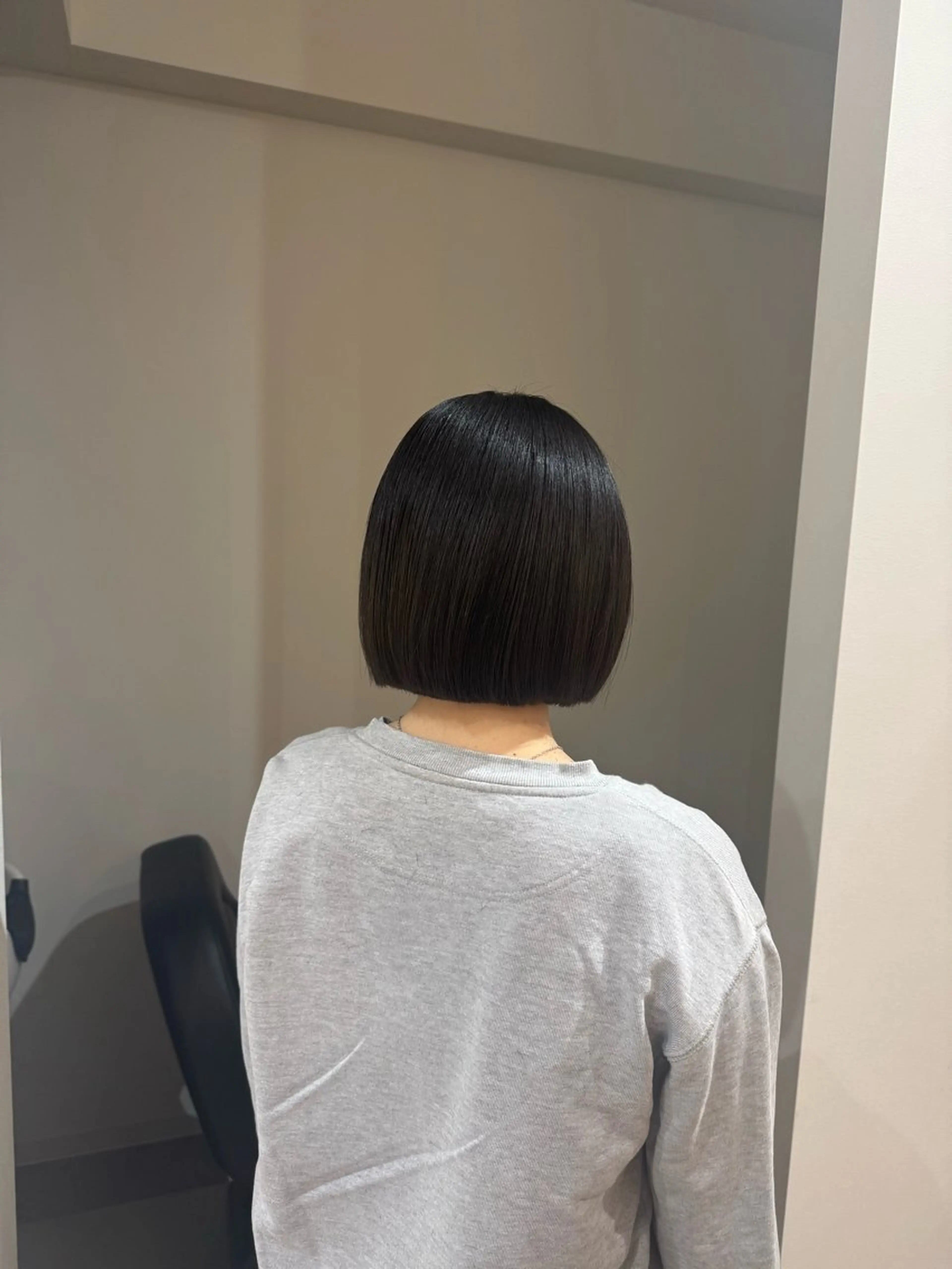 ショート カラー 大人な抜け感レイヤー remi🖤のヘアスタイル