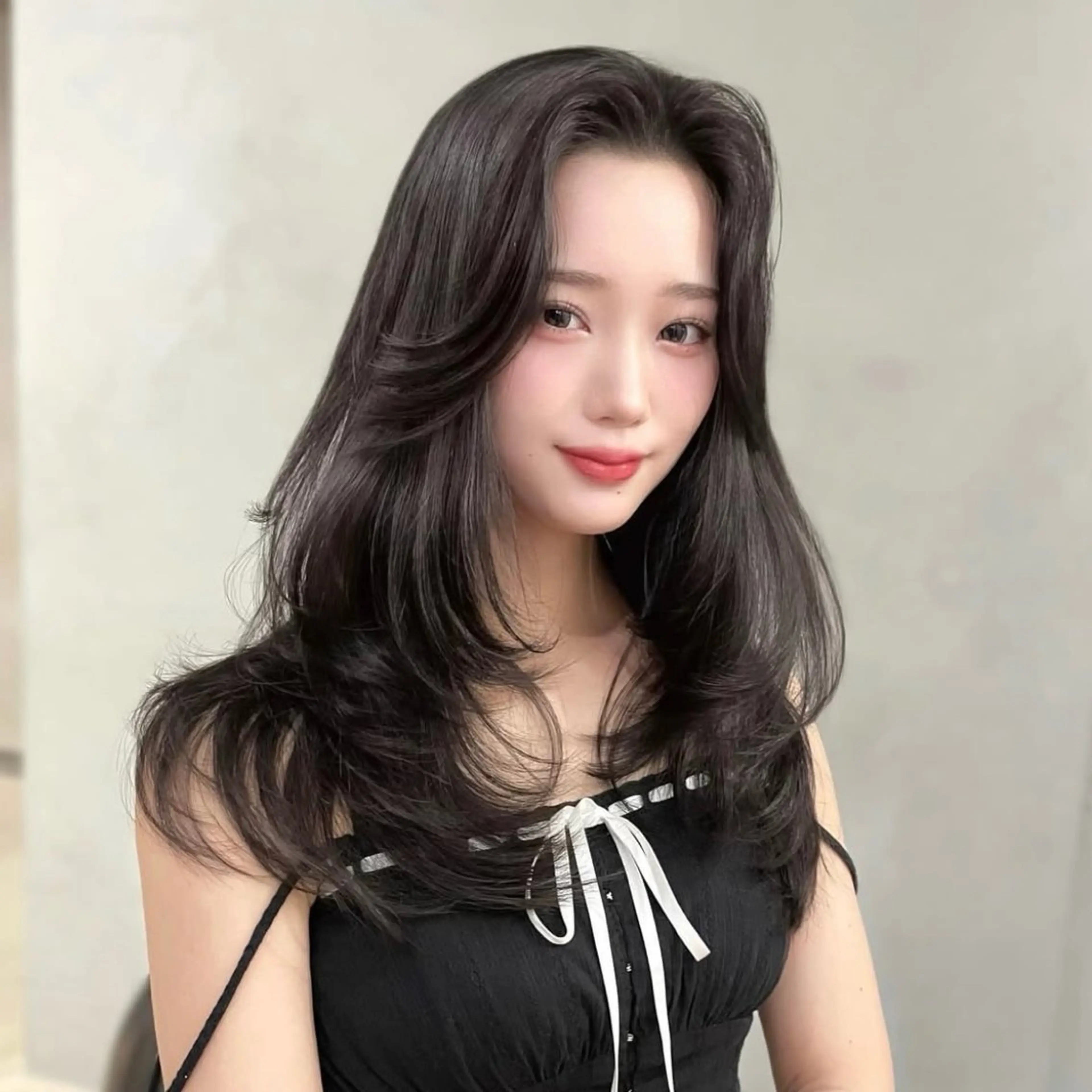 ロング カラー アッシュ アッシュグレー ブリーチ ブリーチなしカラー レイヤーカット モテ韓国ヘア/ レイヤー🤍RIKAのヘアスタイル