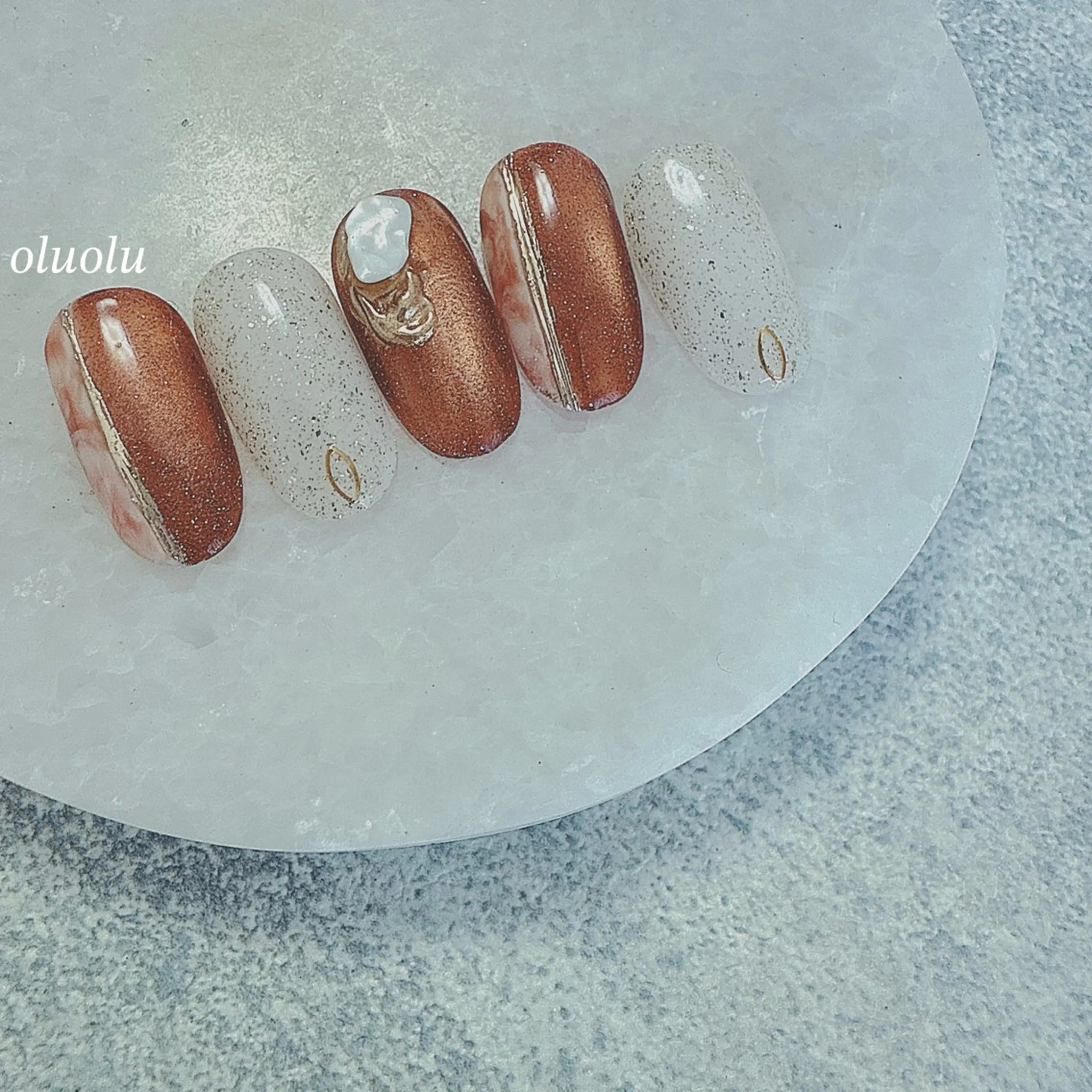 ネイル ブラウン フラッシュネイル ジェルネイル マグネットネイル ニュアンスネイル ハンドネイル 大村 紬華のネイルデザイン
