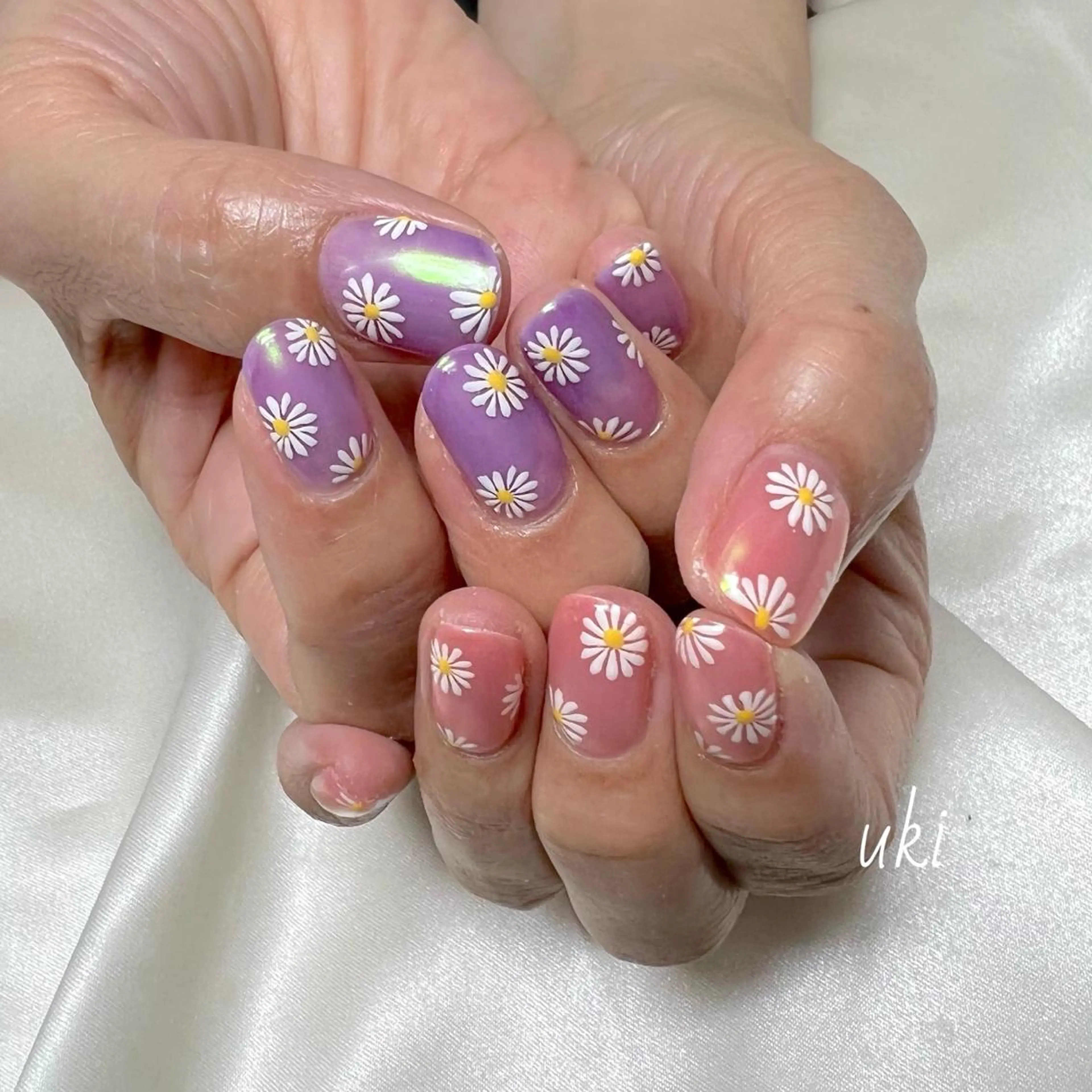 ネイル オーロラネイル フラワーネイル ハンドネイル Ameri nail /UKIのネイルデザイン