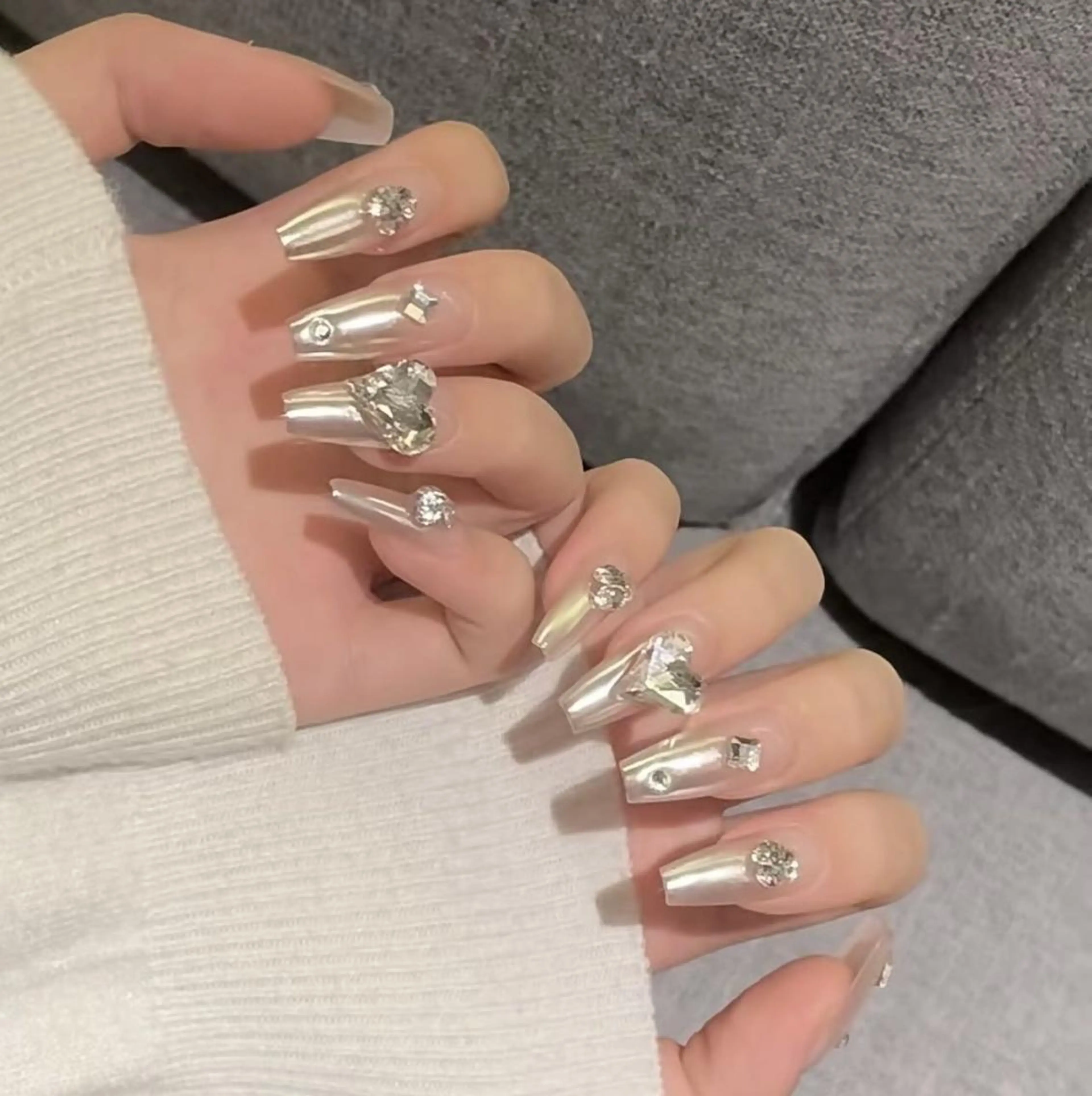 ネイル アートネイル 長さ出し ネイルチップ Queens ciciのネイルデザイン