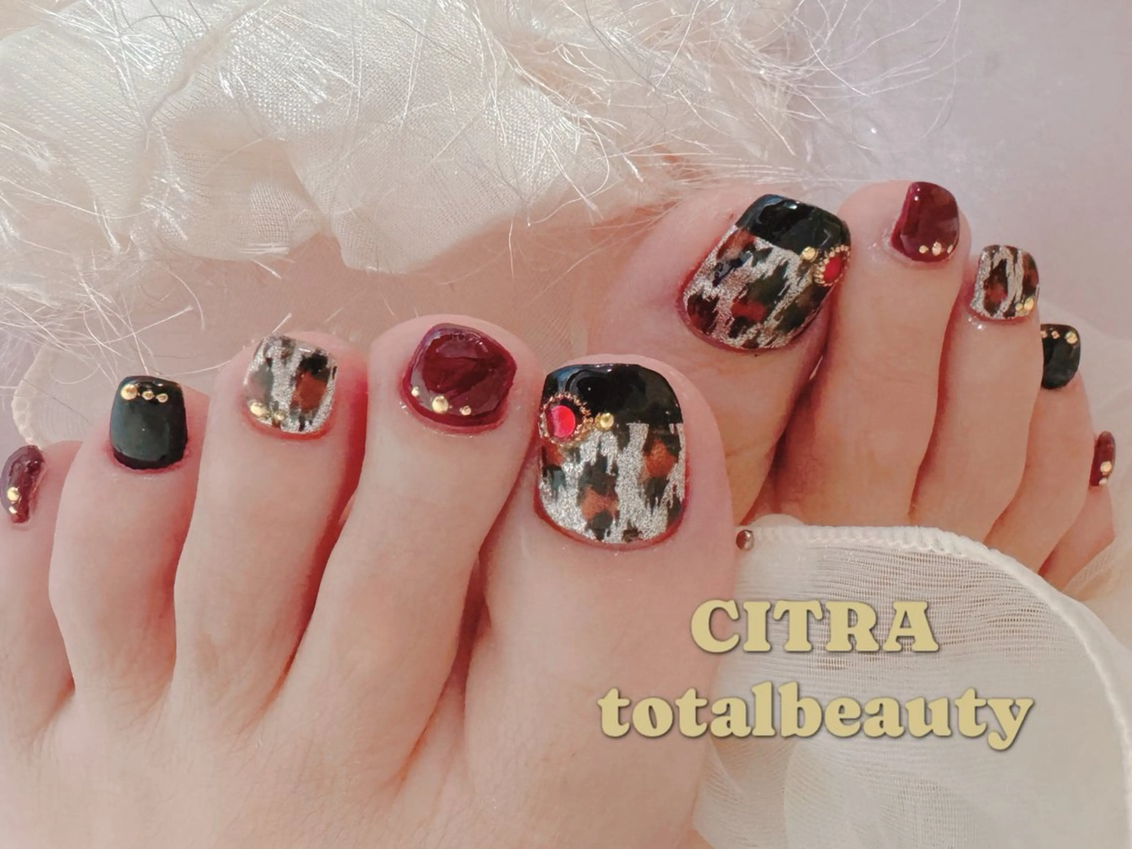 ネイル アニマル柄 フットネイル 持ち込み フットネイル CITRAtotal beautyのネイルデザイン