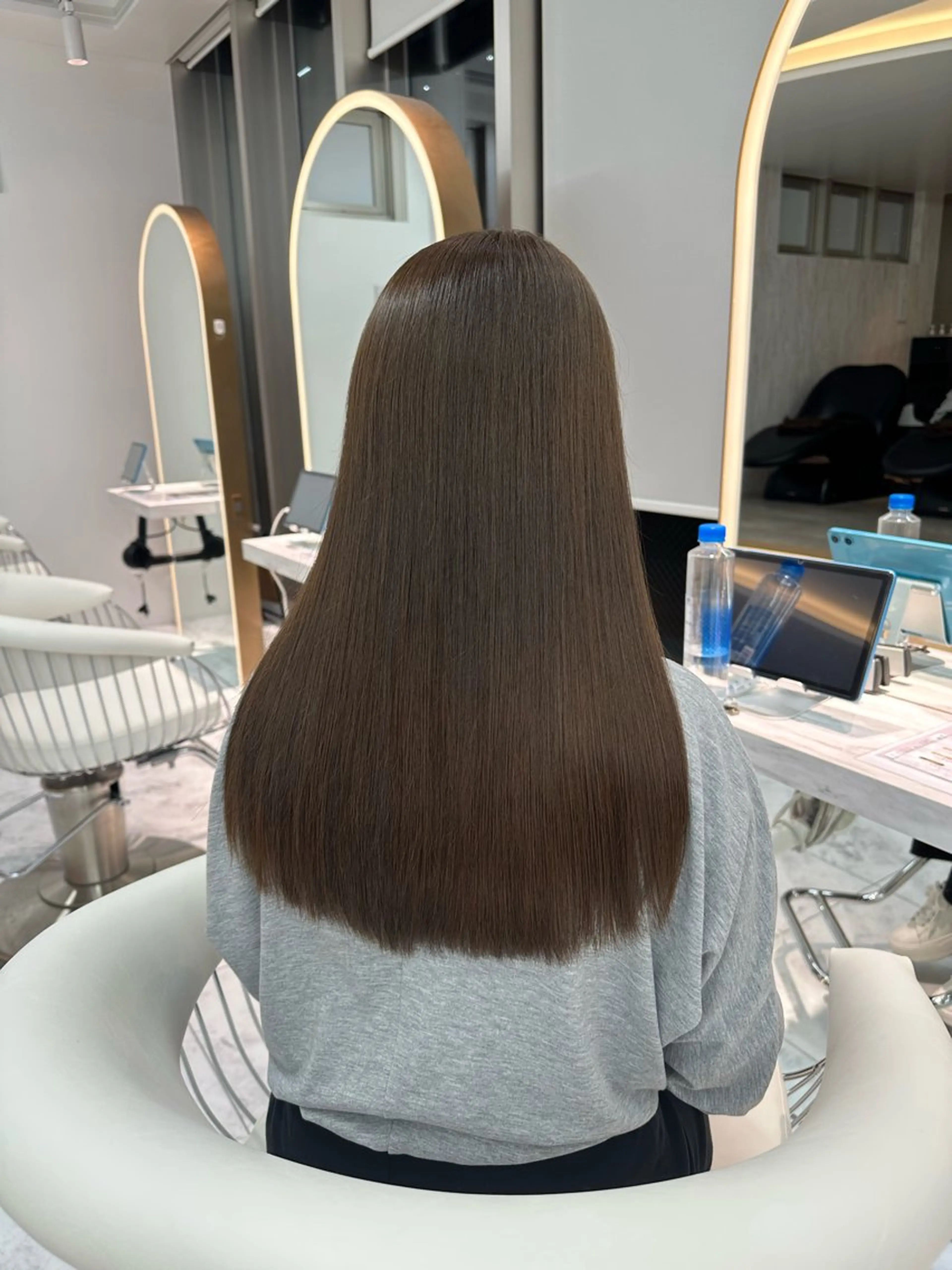 ロング カット ヘアカラー トリートメント Lond  Emi 艶髪モテヘアのヘアスタイル