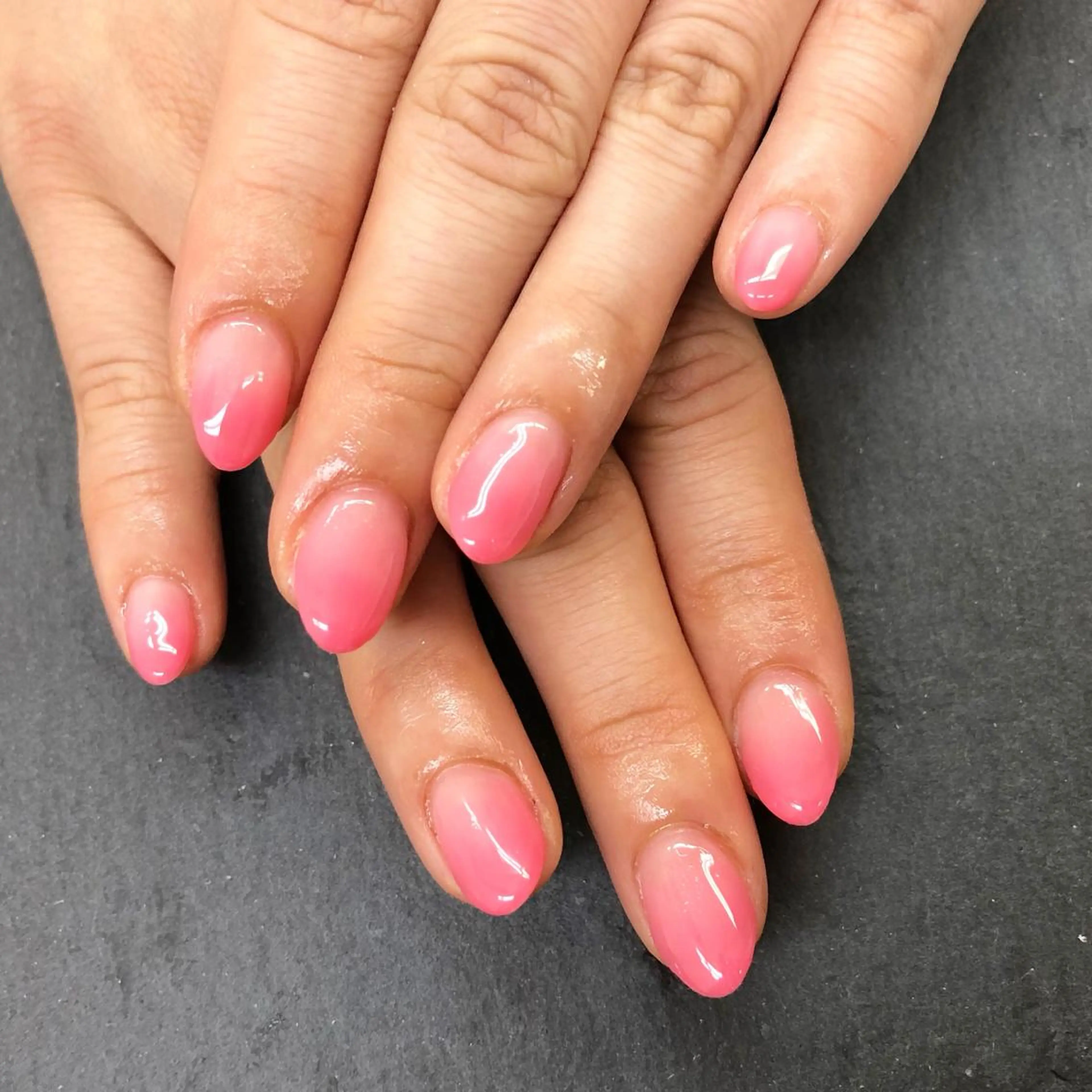 ネイル グラデーション ピンク esNail&eye イーズネイル＆アイのネイルデザイン