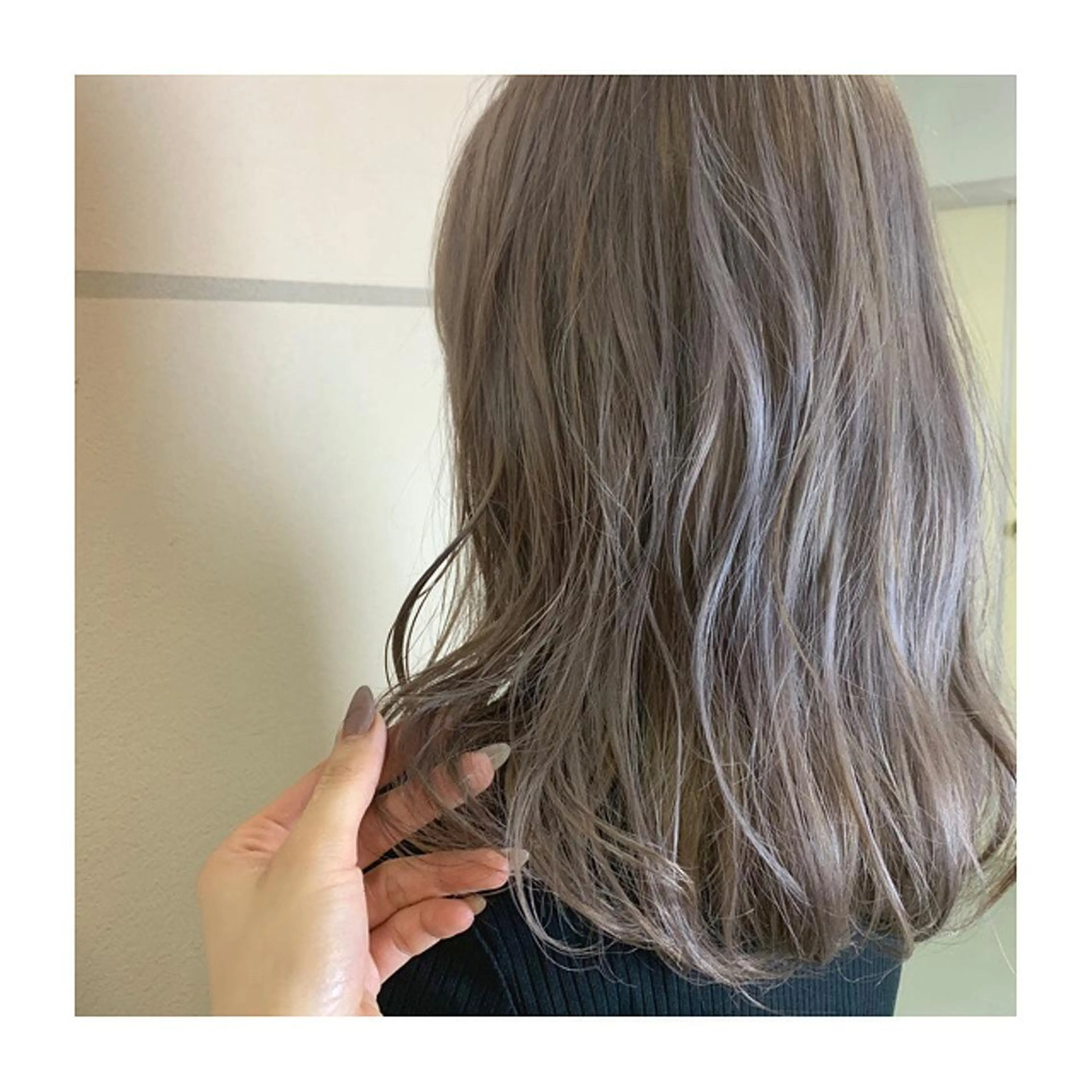 セミロング カラー UMEDA FIGAROのヘアスタイル