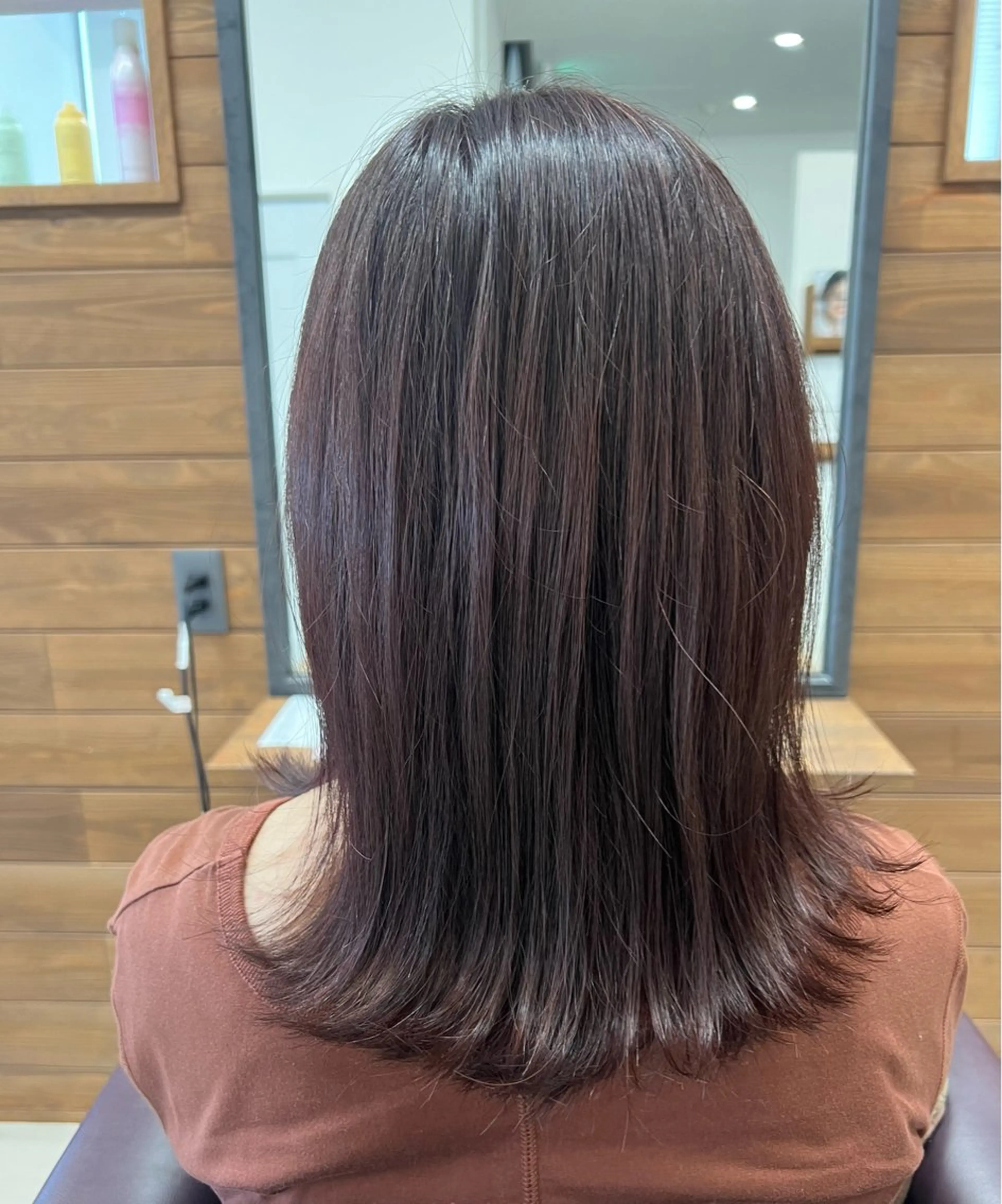 セミロング パープルカラー amoa所属・野沢 亜美のヘアスタイル