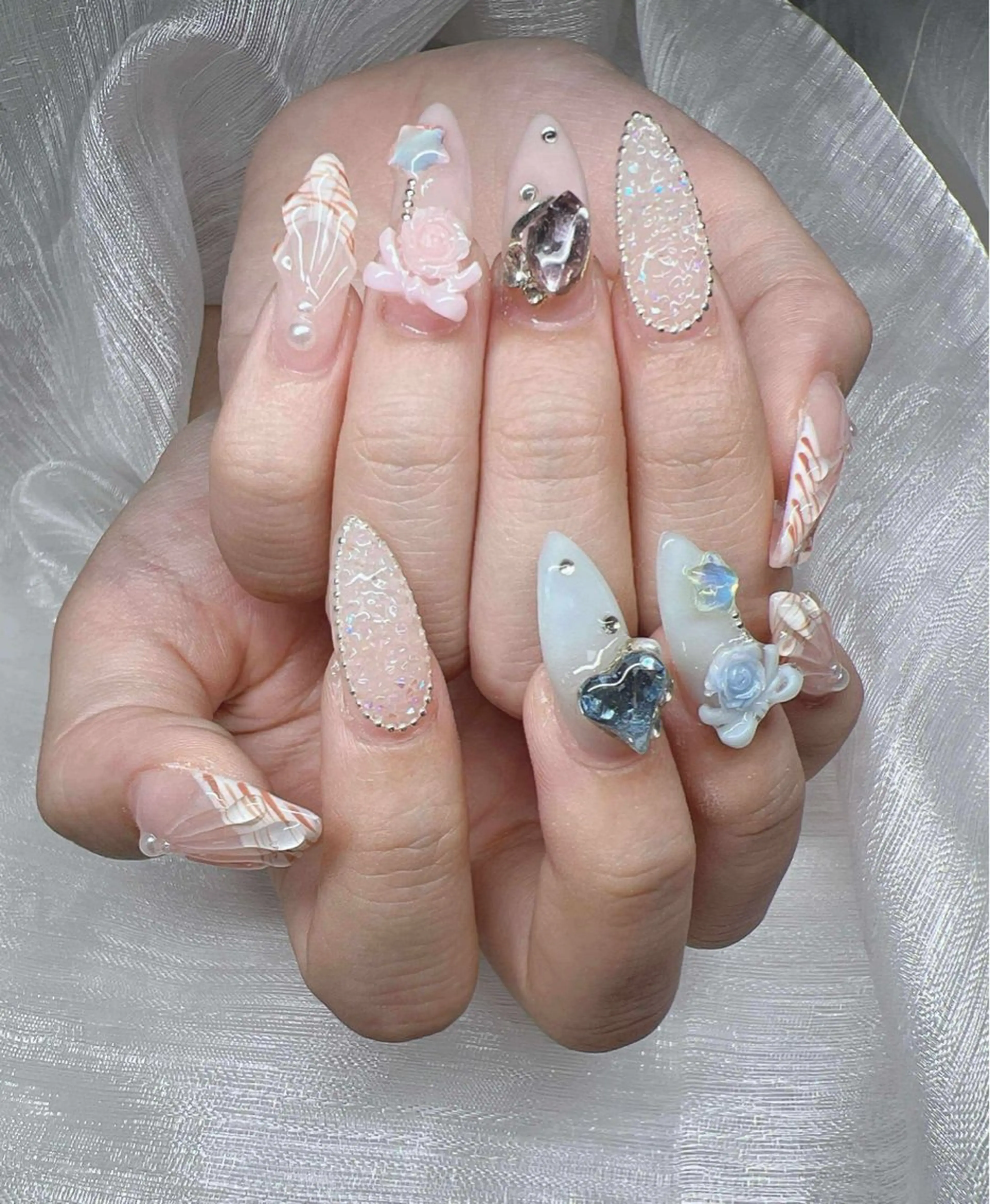 ネイル 長さ出し グラデーション 卒業式 キラキラネイル マグネットネイル ハンドネイル Lee Nailsのネイルデザイン
