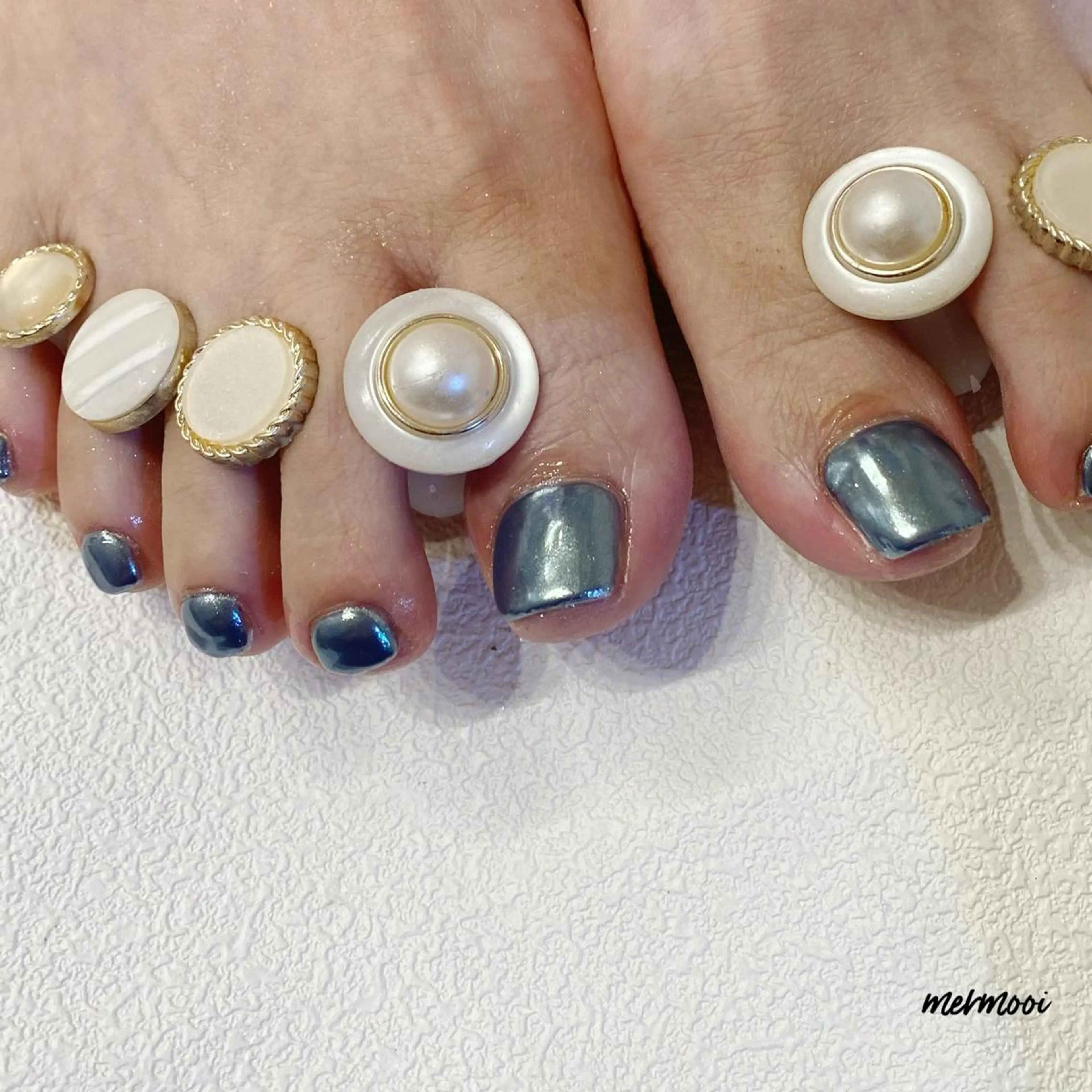 ネイル フットネイル ジェルネイル ミラーネイル ネイビー ワンカラーネイル mermooi所属・melumooi nailのネイルデザイン