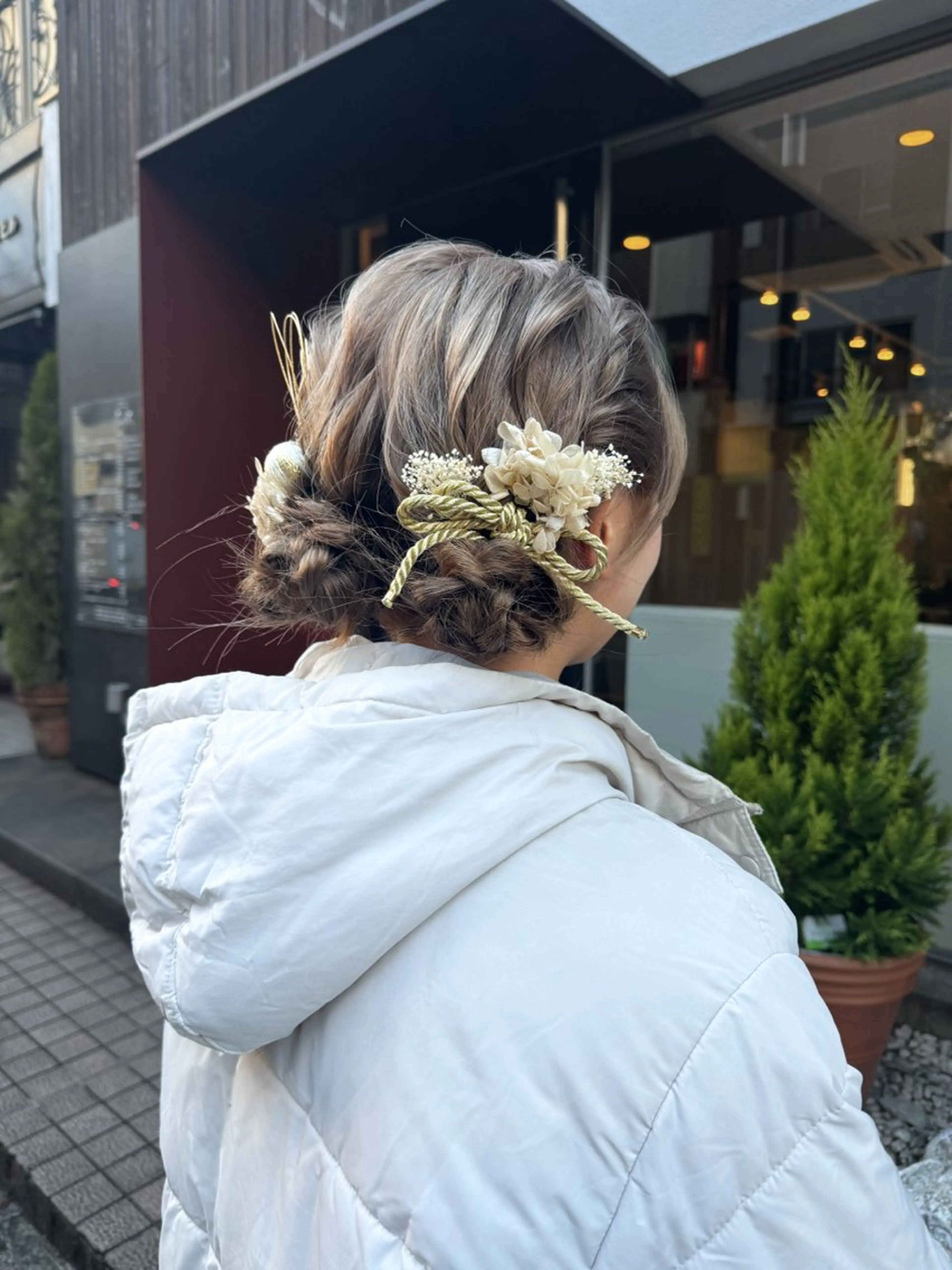 ミディアム ヘアアレンジ 成人式 お団子ヘア Seeknext // Rukaのヘアスタイル