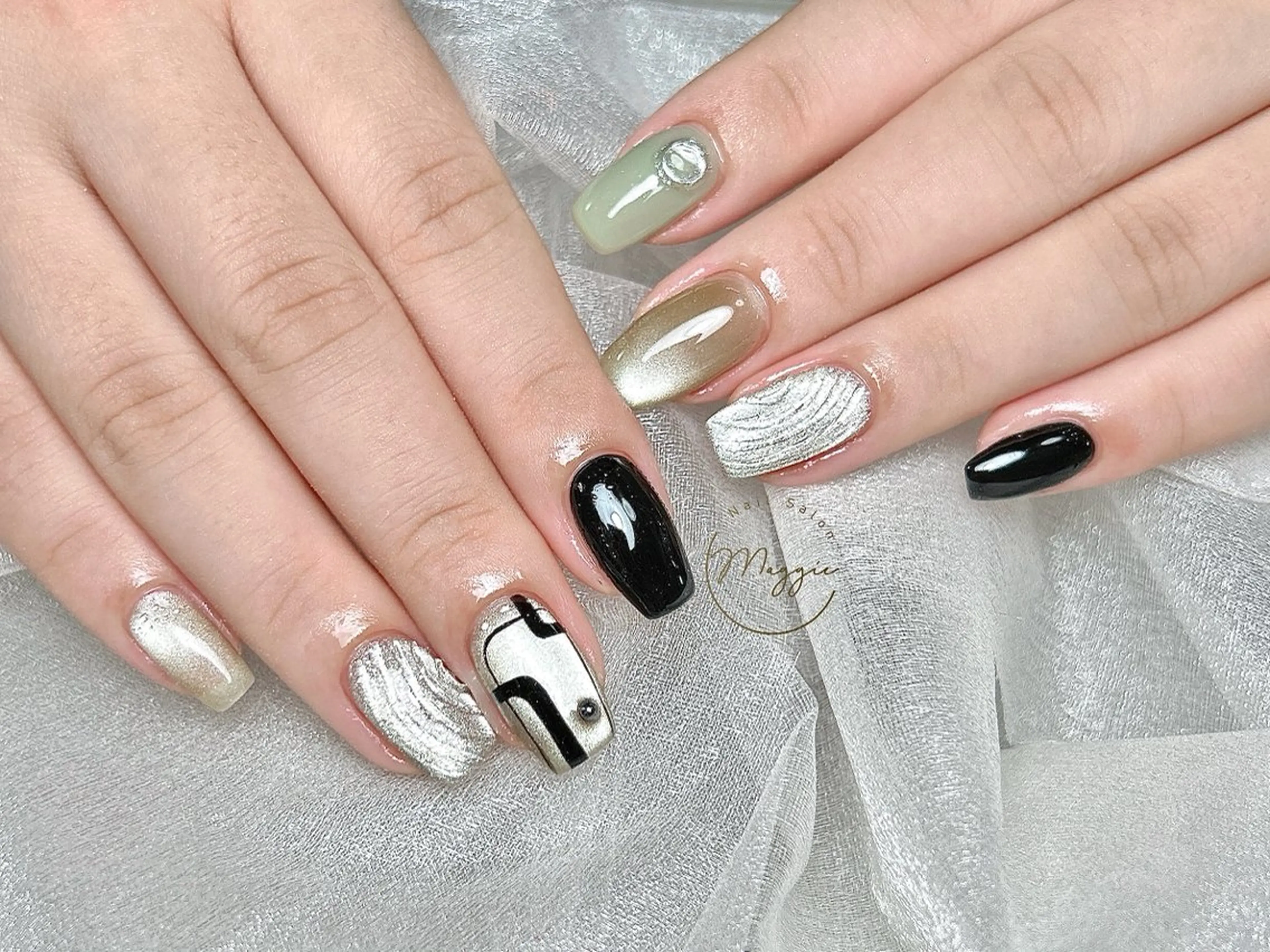 ネイル Maggie Nail🦩のネイルデザイン