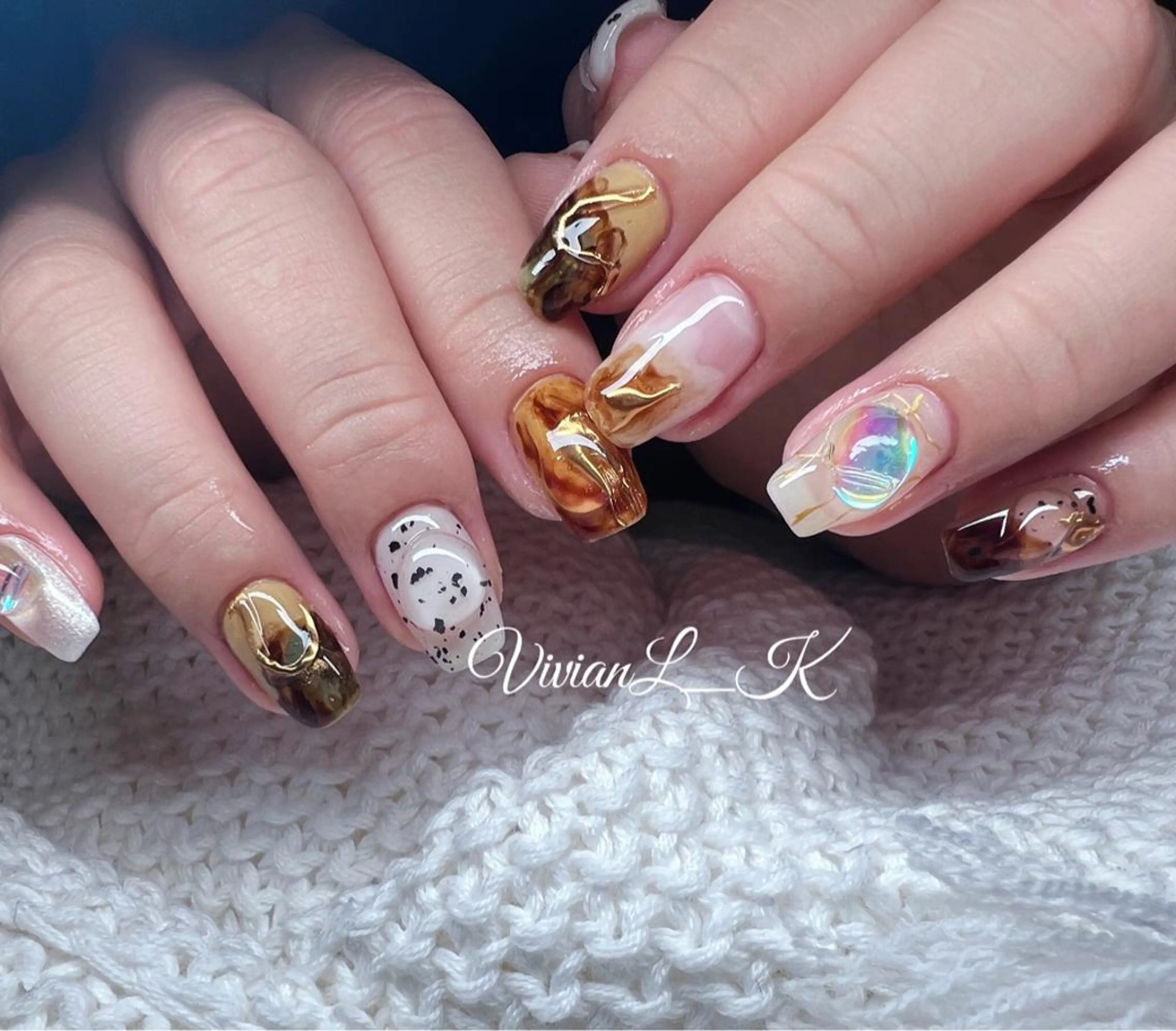ミディアム ハンドネイル 8DoBeauty所属・🍉Vivian🌴 LK🍉のネイルデザイン