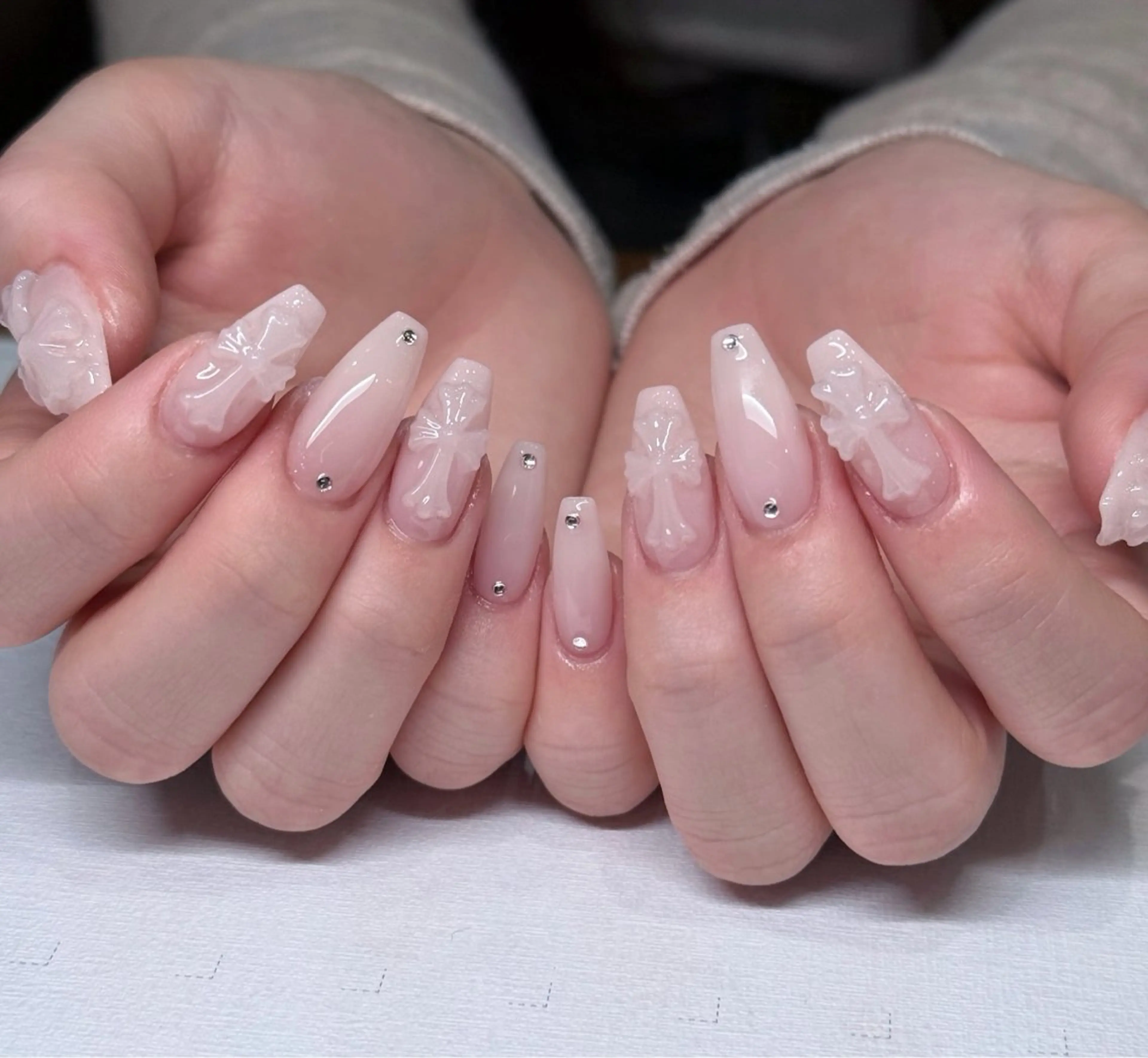 ネイル オーロラネイル ブルー チークネイル フットネイル フレンチネイル ハンドネイル REI NAのネイルデザイン