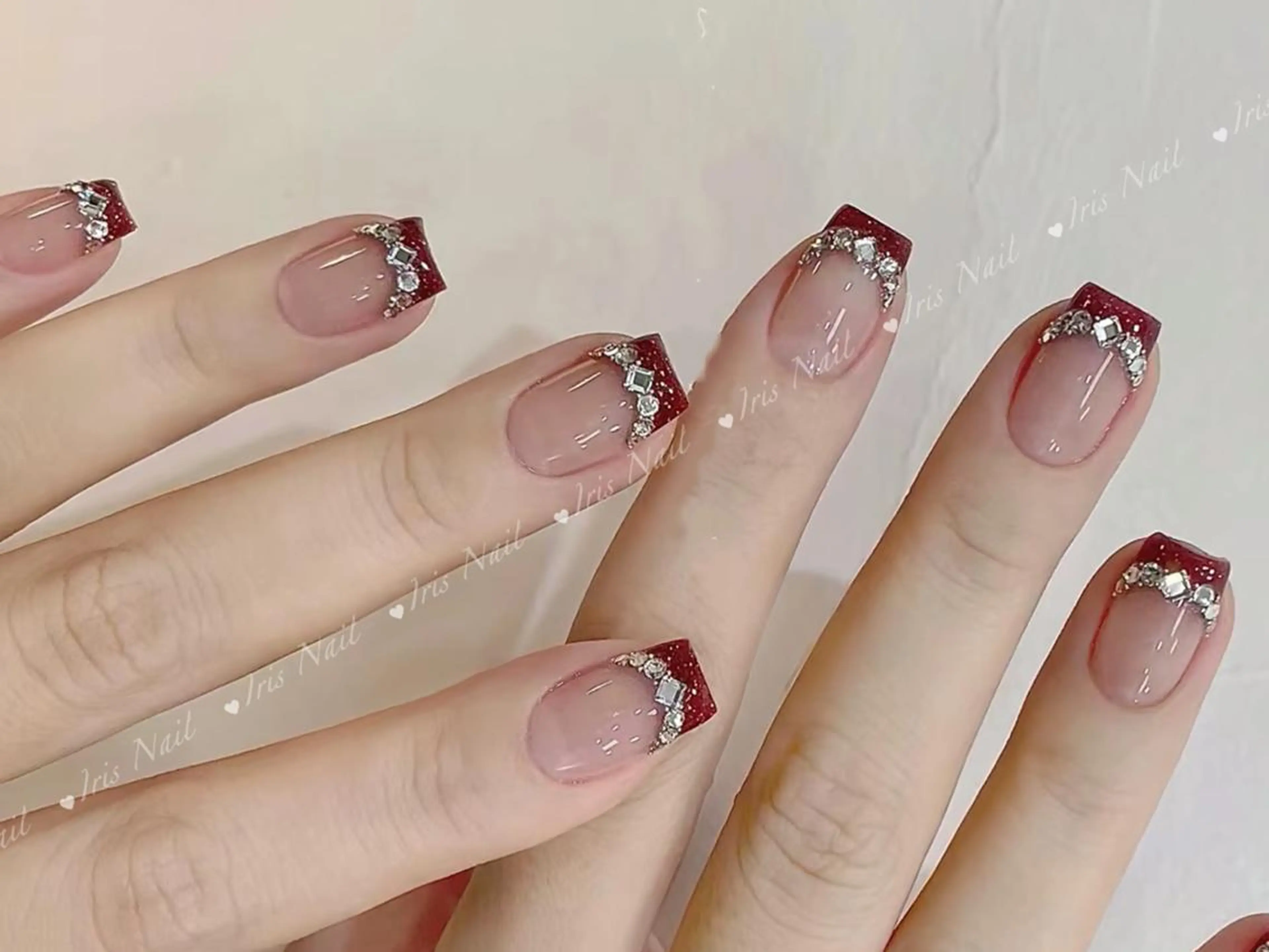 ネイル フレンチネイル キラキラネイル 赤色 ストーンネイル ハンドネイル ハンドケア 🍒IRIS Nail🌸のネイルデザイン
