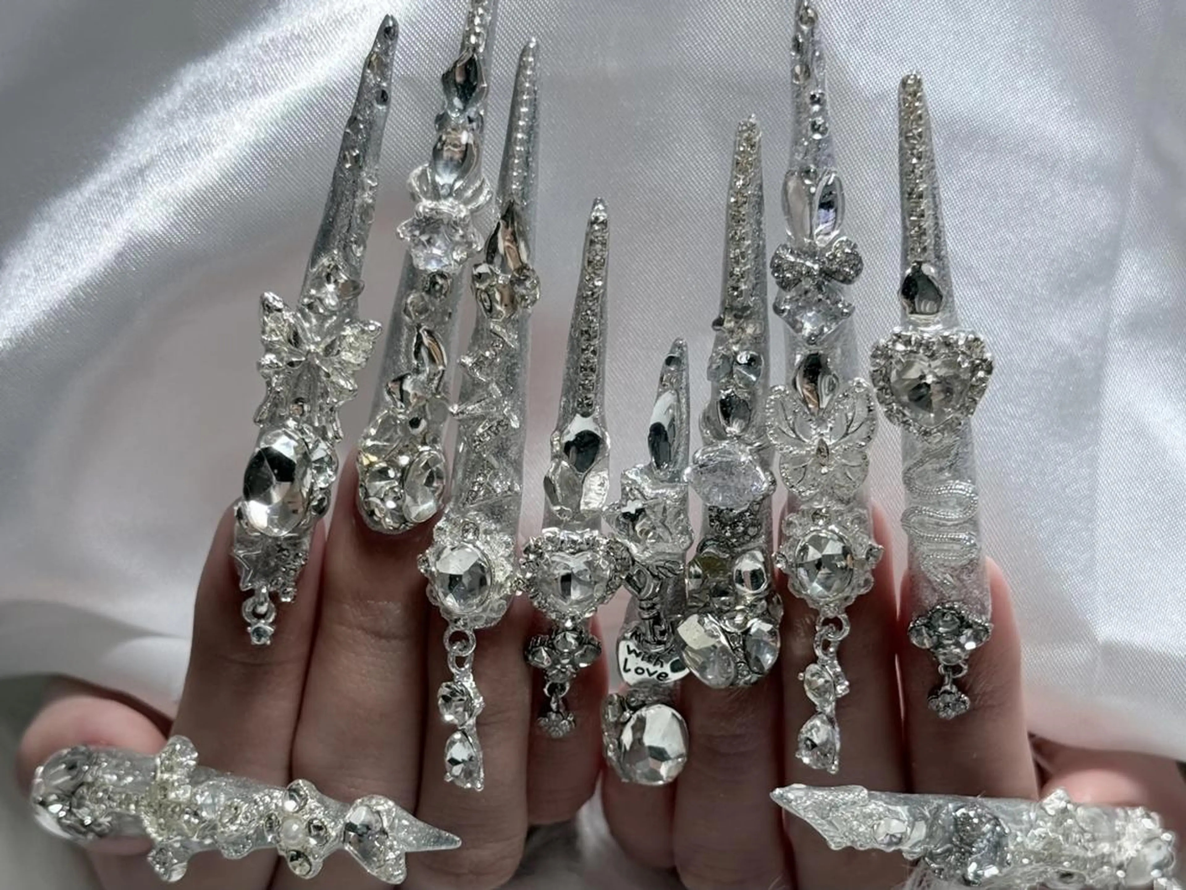 ネイル 長さ出し グラデーション 卒業式 キラキラネイル マグネットネイル RiRi Belle Nail池袋のネイルデザイン
