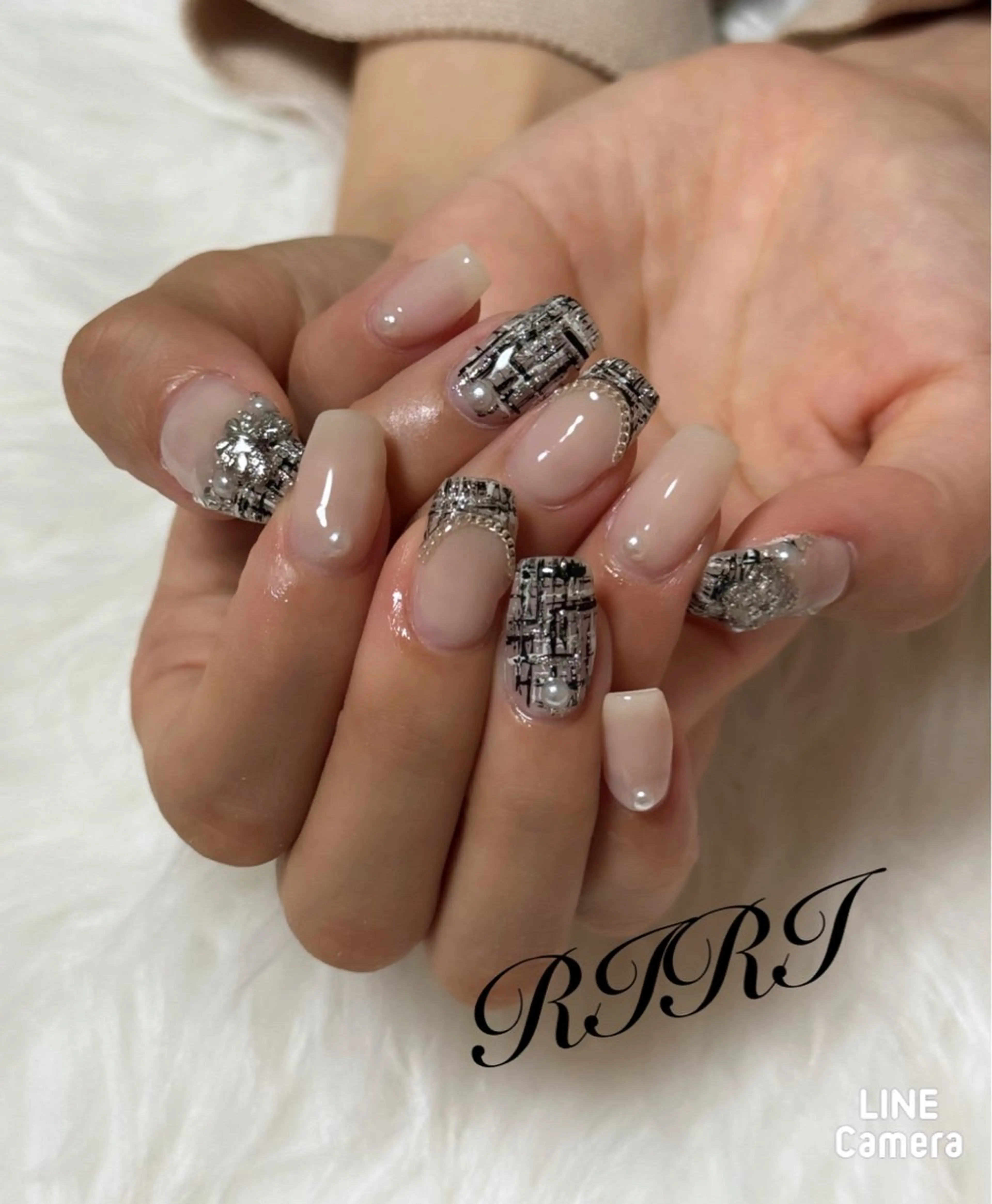 ネイル ジェルネイル キラキラネイル ショートネイル ツイードネイル 冬ネイル ハンドネイル riri オーナーのネイルデザイン