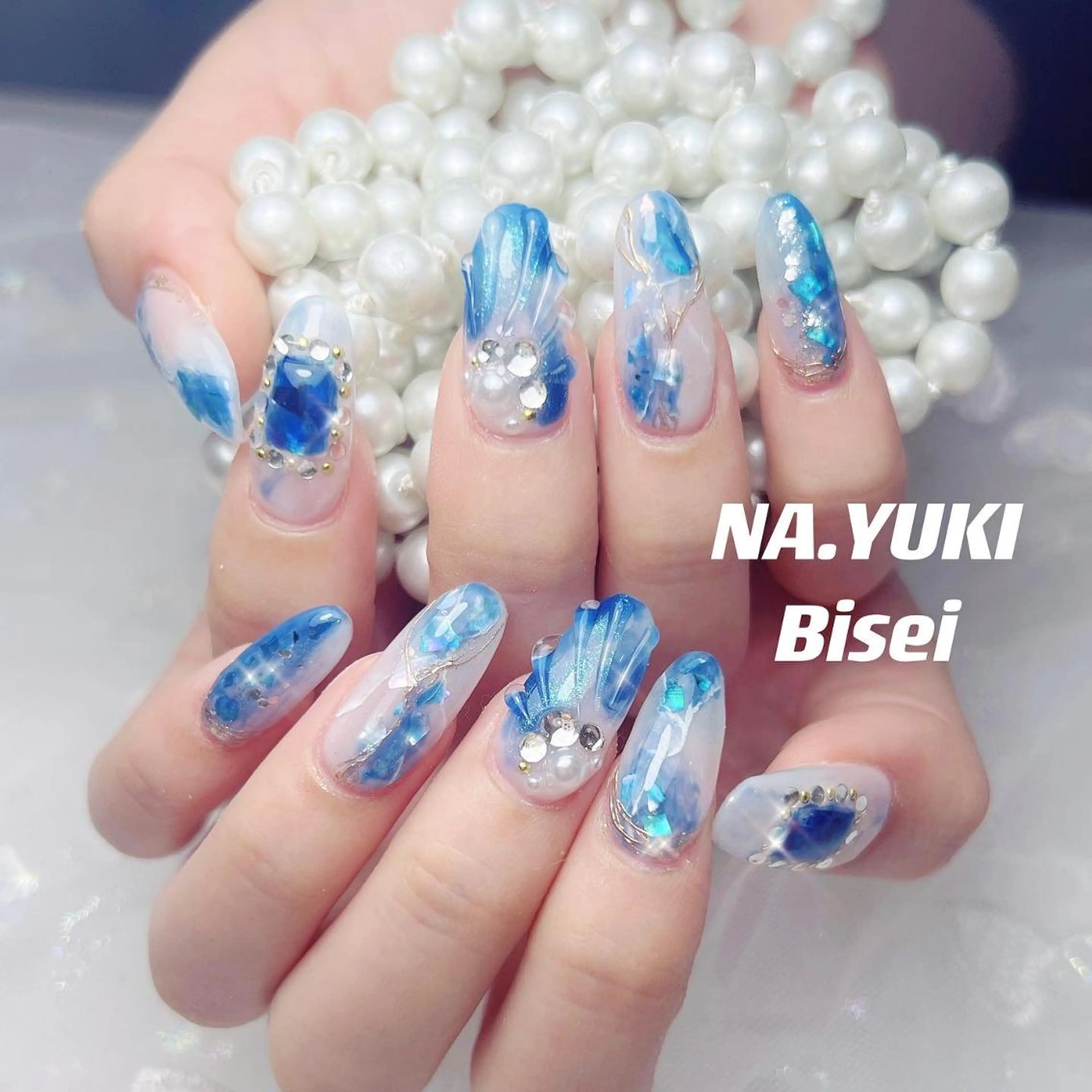 ネイル 🦋 Queenieのネイルデザイン