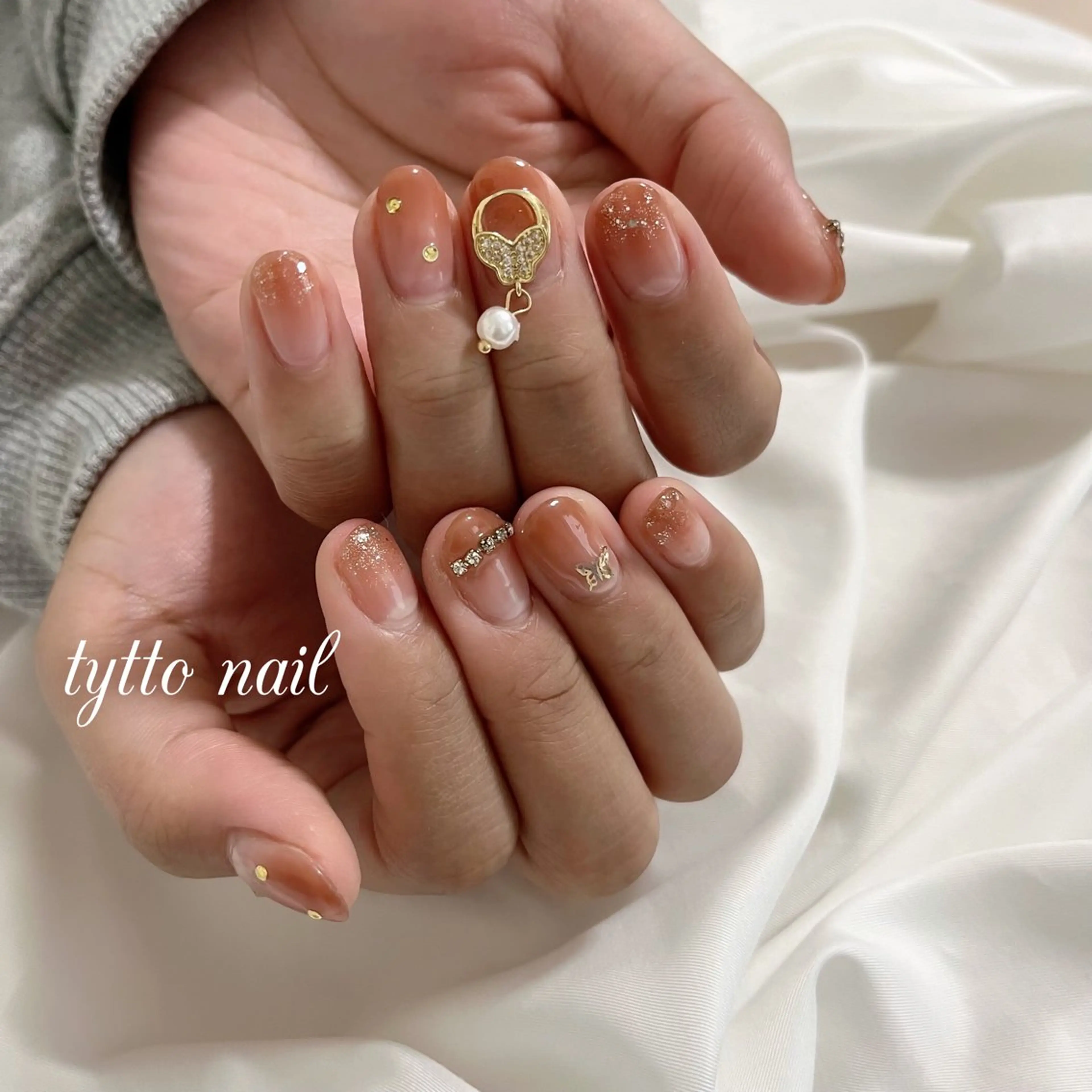 ネイル ブラウン グラデーション キラキラネイル ショートネイル tytto nail ❤︎‪‪eri‪‪のネイルデザイン