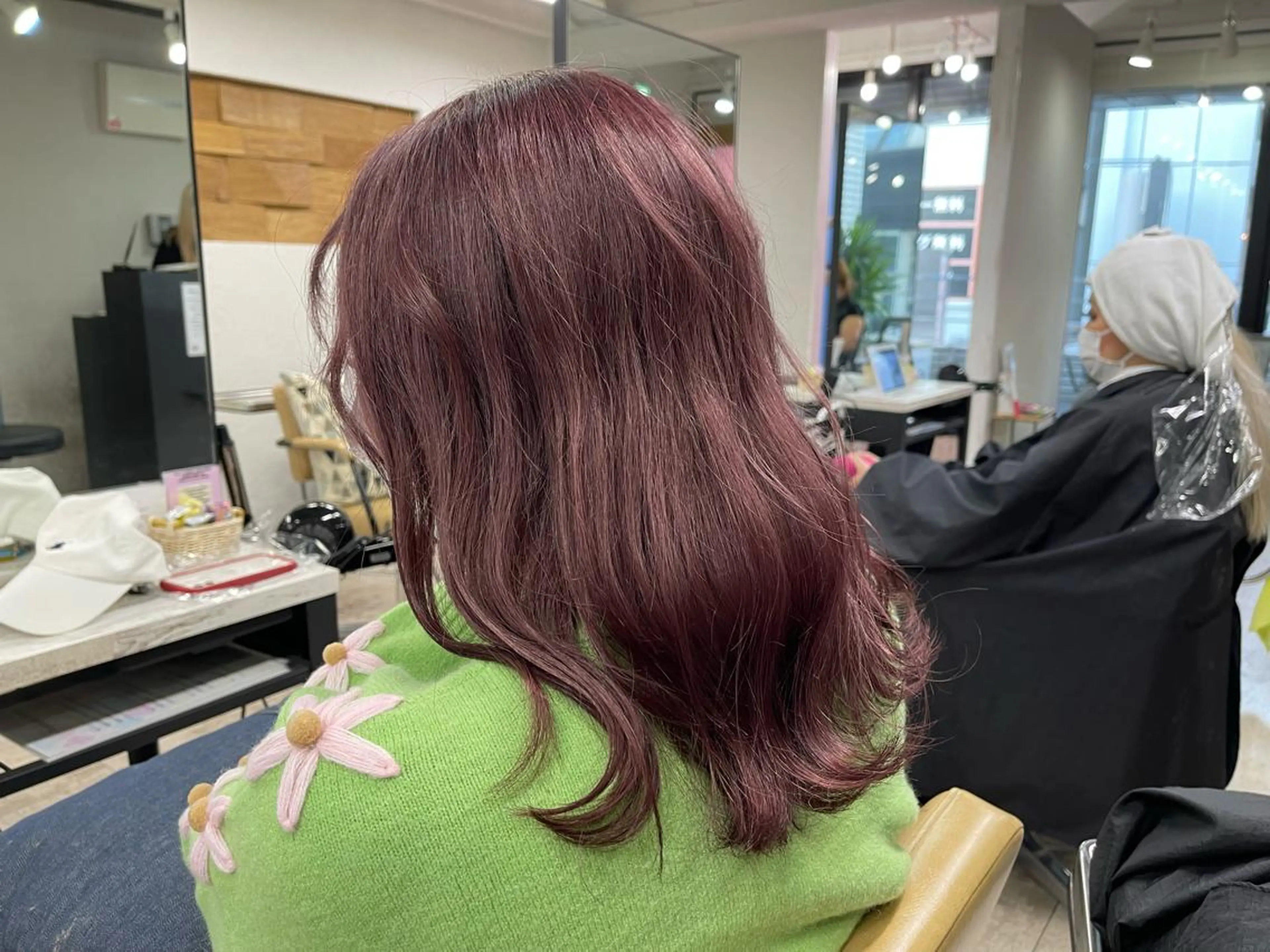 ロング カラー ピンクカラー ヘアカラー 槙川 郁弥のヘアスタイル