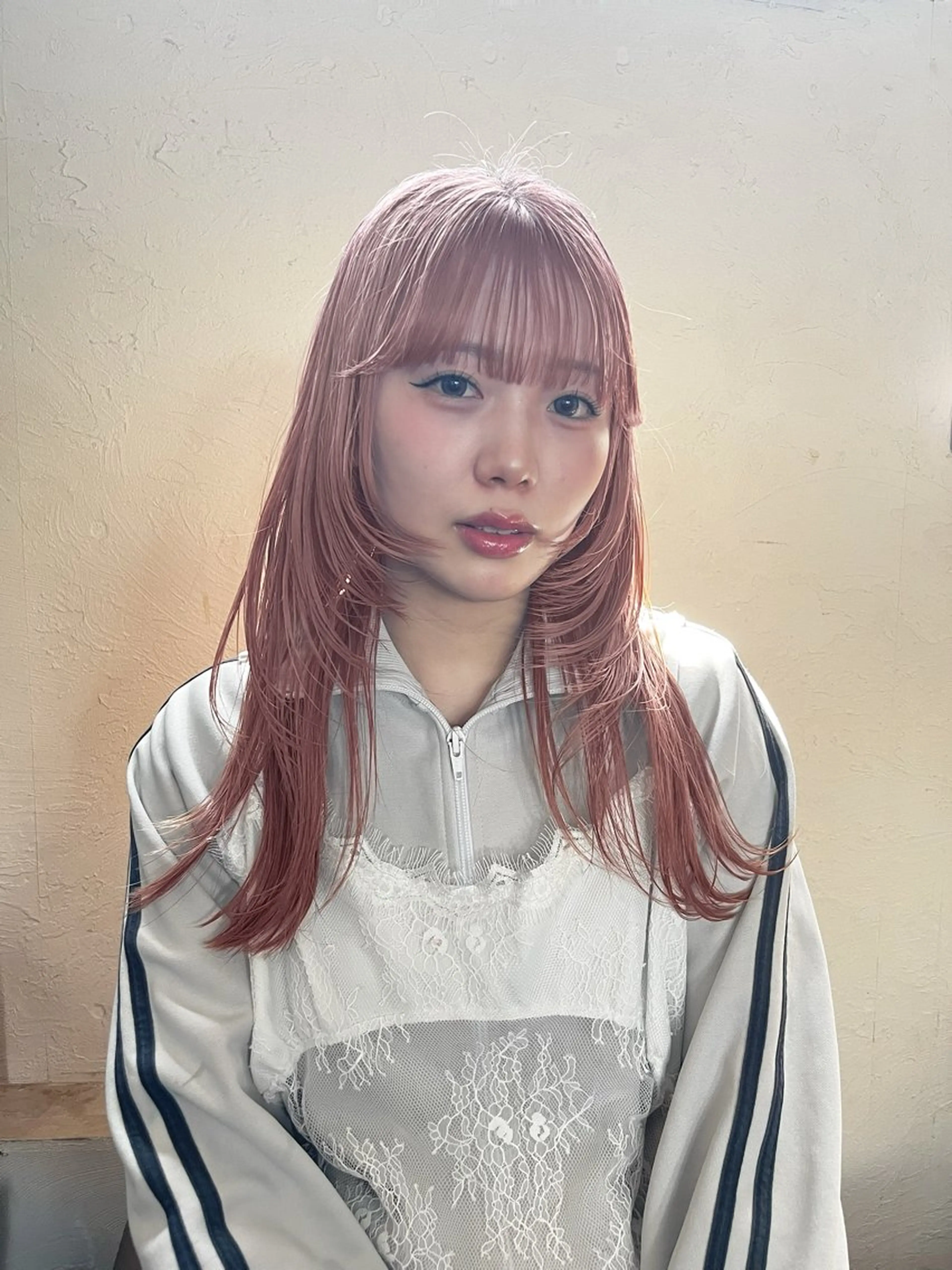 ロング カラー ピンクカラー 顔まわりレイヤー レイヤーカット ヘアカラー トリートメント Liru:smart salon/茅ヶ崎のヘアスタイル