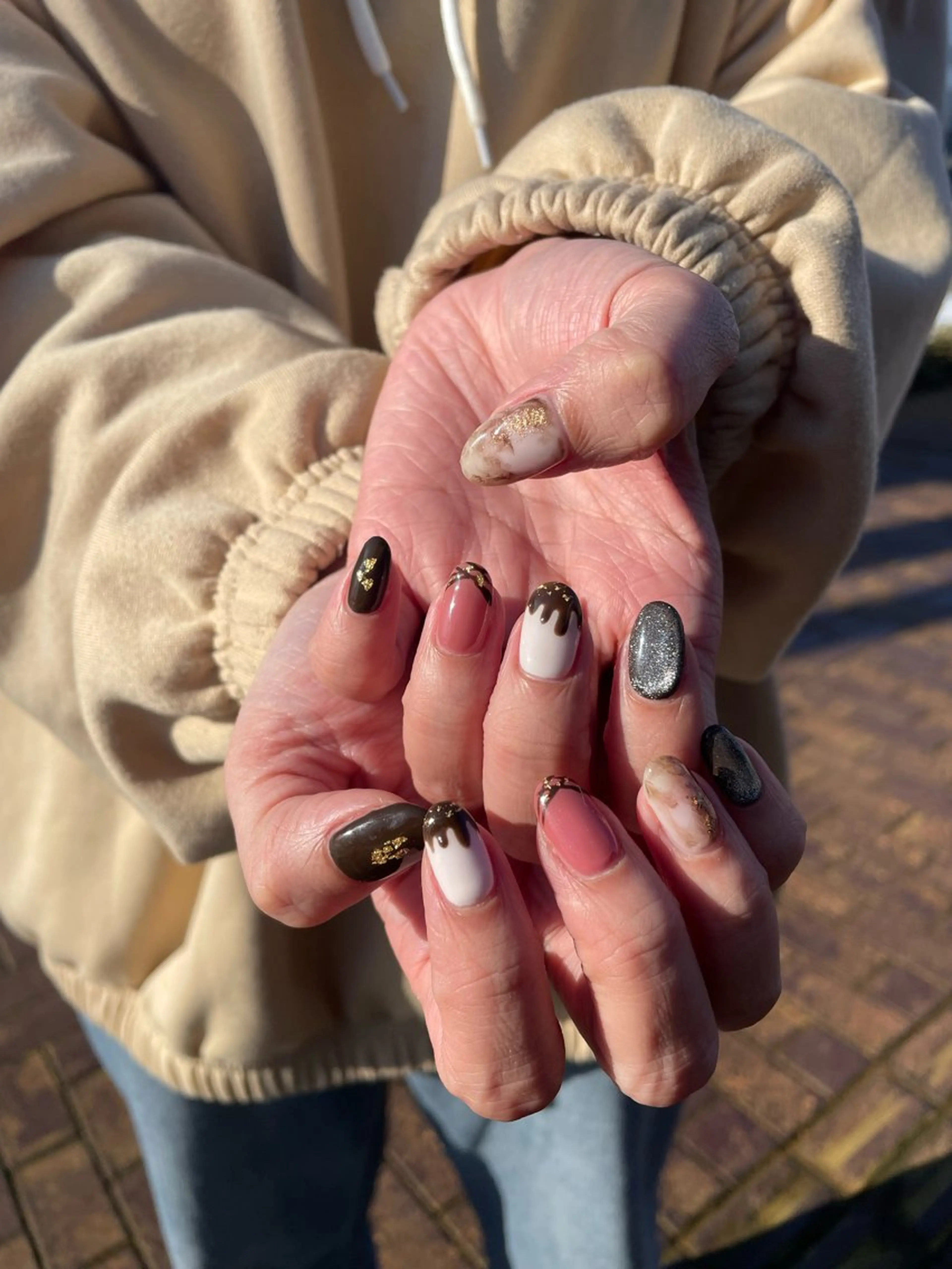 ネイル バレンタイン 成瀬 妃生路のヘアスタイル