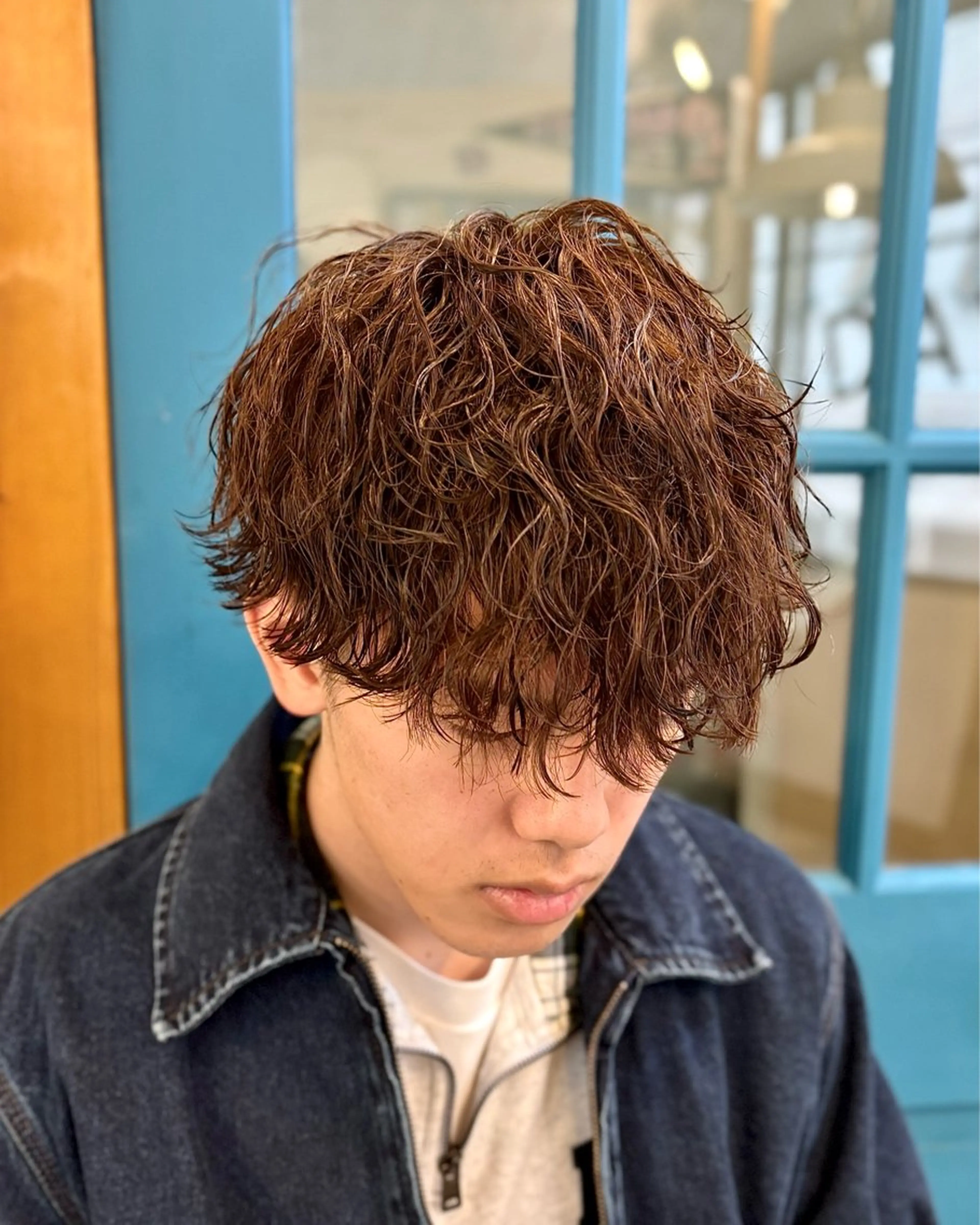 パーマ メンズ メンズパーマ ツイストスパイラルパーマ 波巻きパーマ スパイラルパーマ カット ヘアカラー パーマ ショート、韓国メンズ ヘアのかつらぎのヘアスタイル