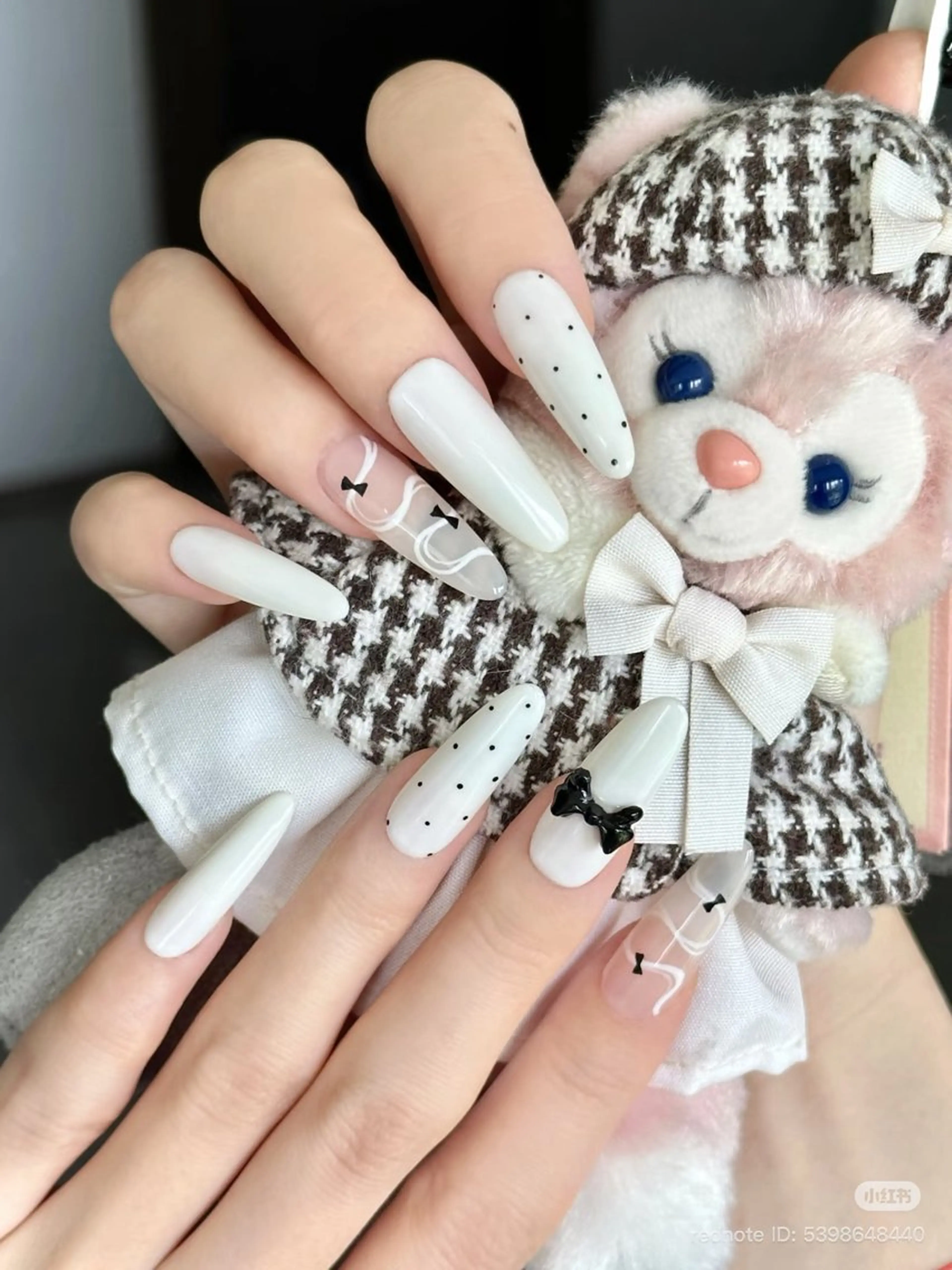 ネイル フレンチネイル キラキラネイル 韓国ネイル シンプルネイル ワンホンネイル ハンドネイル MEI Nailのネイルデザイン