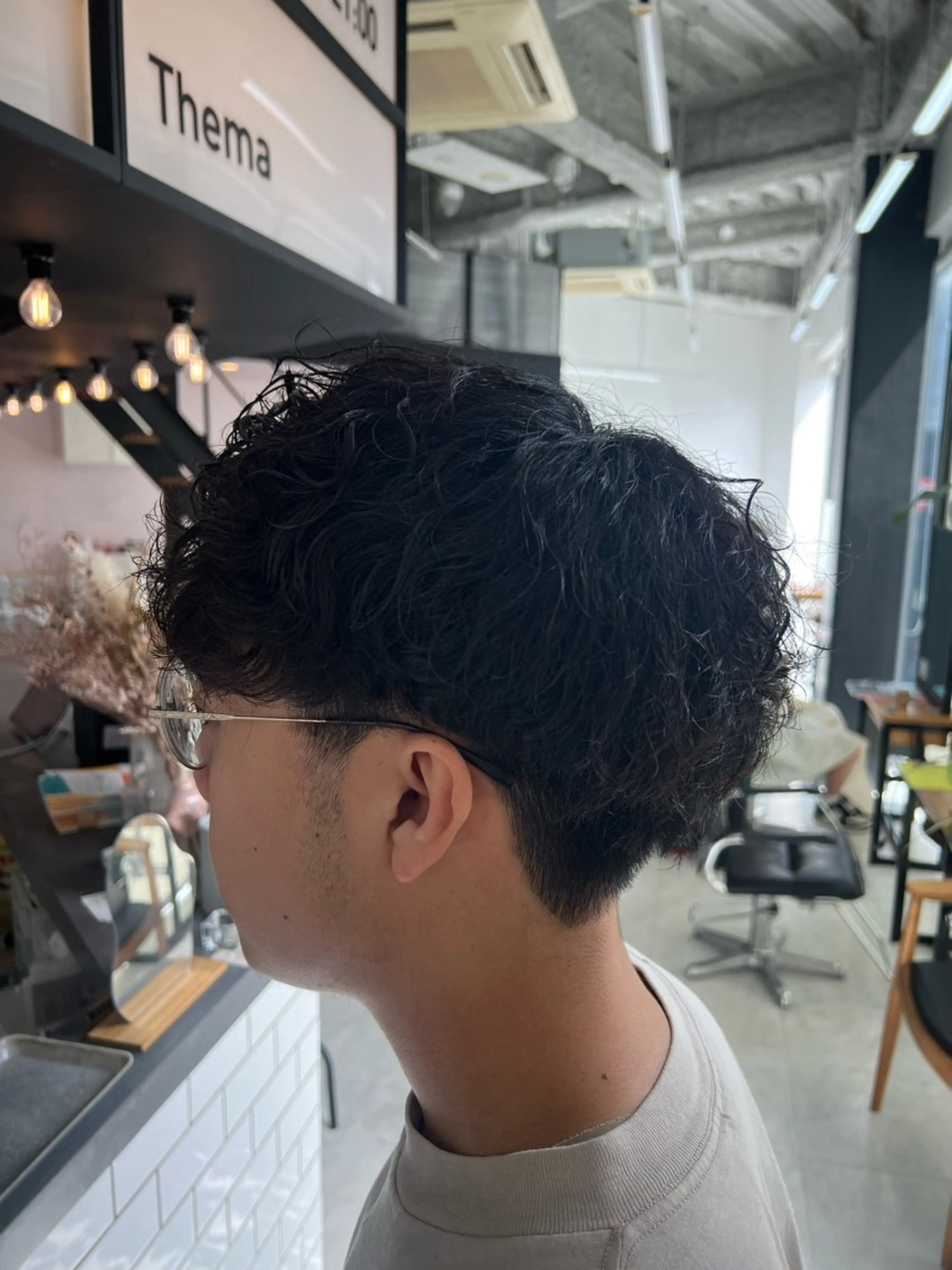 パーマ メンズ ダブルカラー寒色系 ボリューム改善ハヤトのヘアスタイル