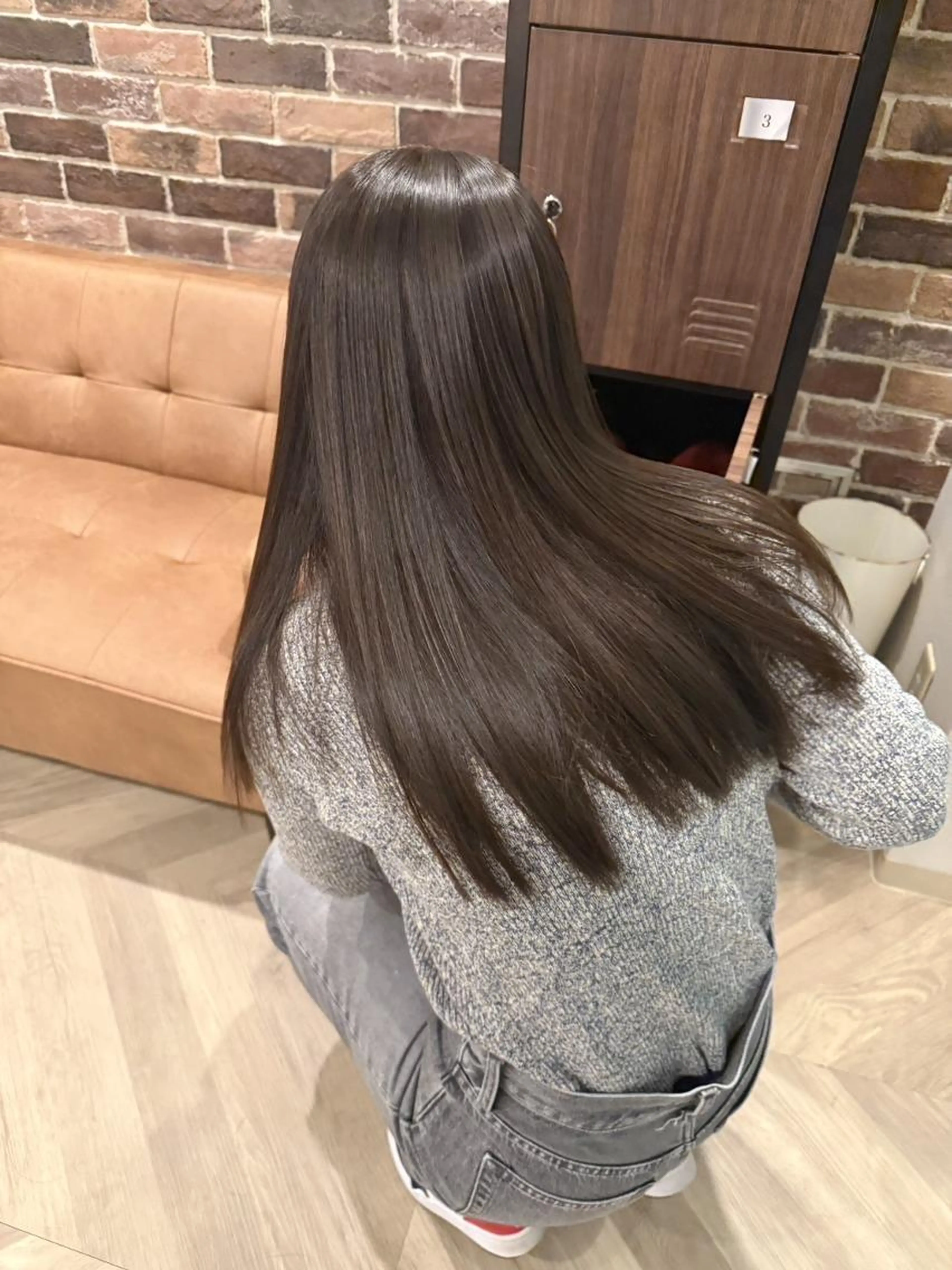 前髪・顔周り縮毛矯正＋小顔似合わせカット＋カラー　　10500の写真