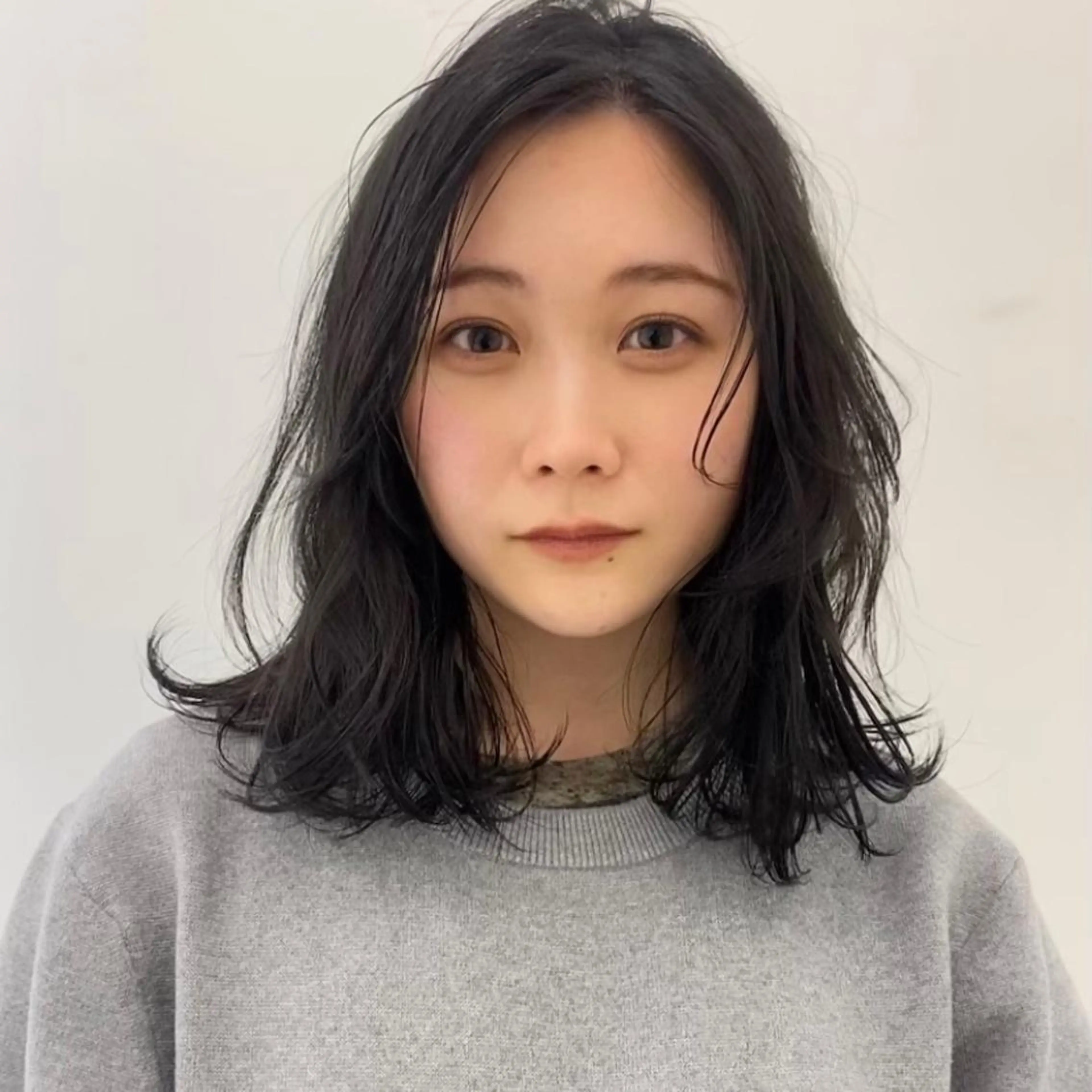 ミディアム カラー 透明感カラー 大石 沙季のヘアスタイル