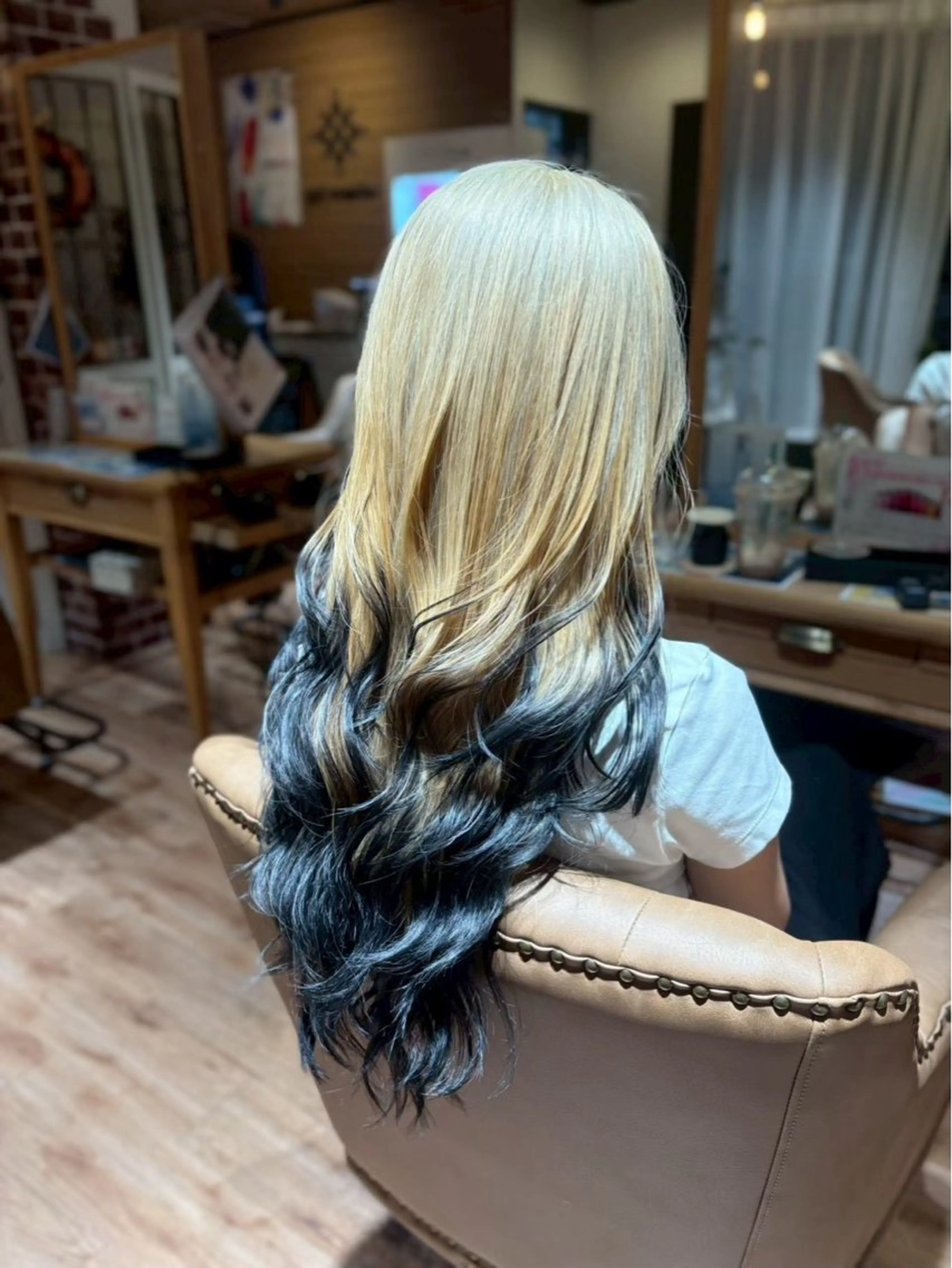 ロング ヘアカラー 高口 小春のヘアスタイル