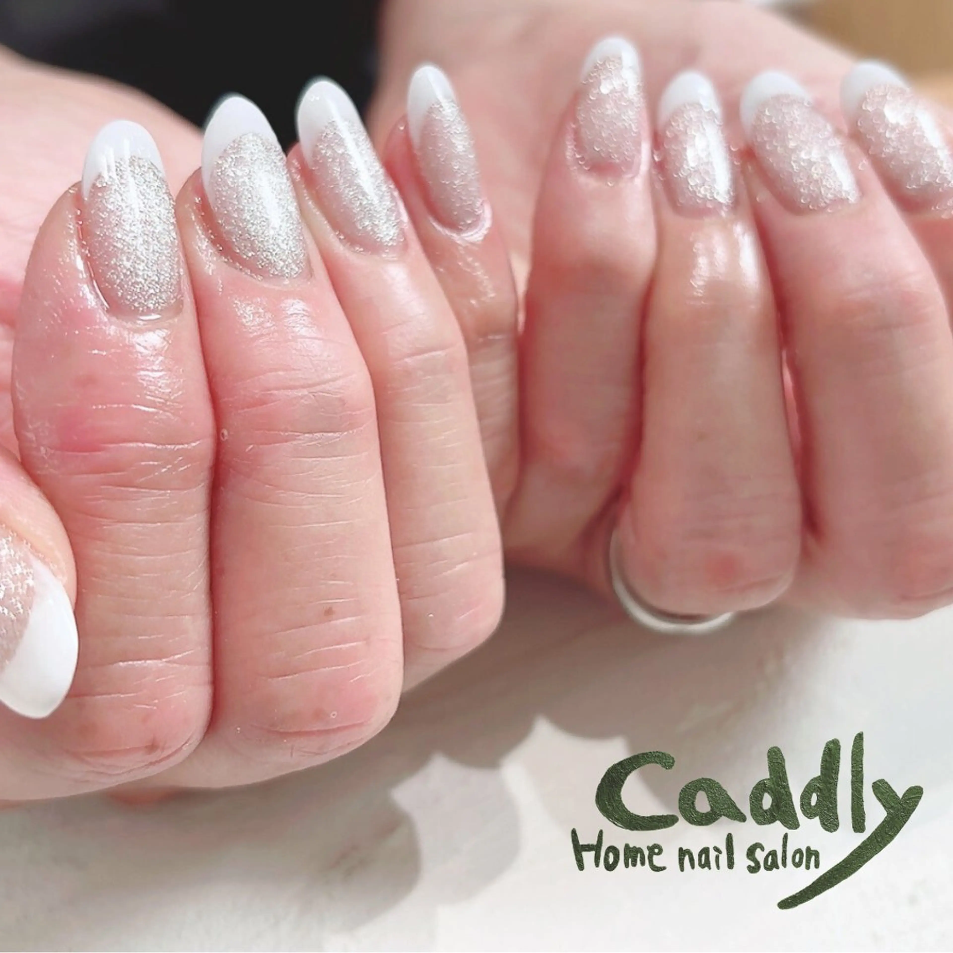 ネイル フラッシュネイル フラッシュマグ フレンチネイル ハンドネイル caddly naoのネイルデザイン