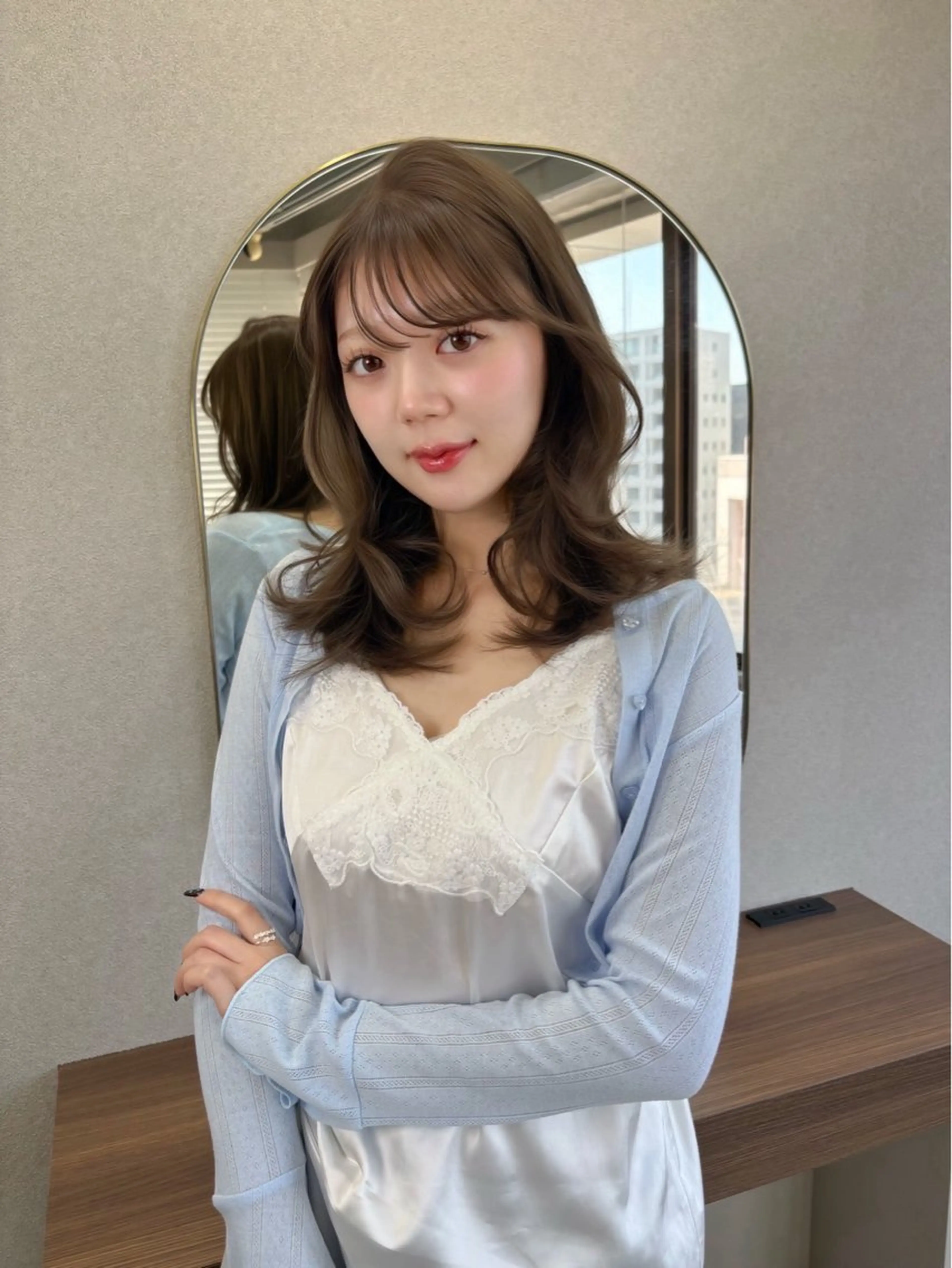 ミディアム カラー ミディアムレイヤー ベージュカラー ブラウンカラー 透明感カラー ヘーゼル カット ヘアカラー トリートメント 藤野 結衣のヘアスタイル