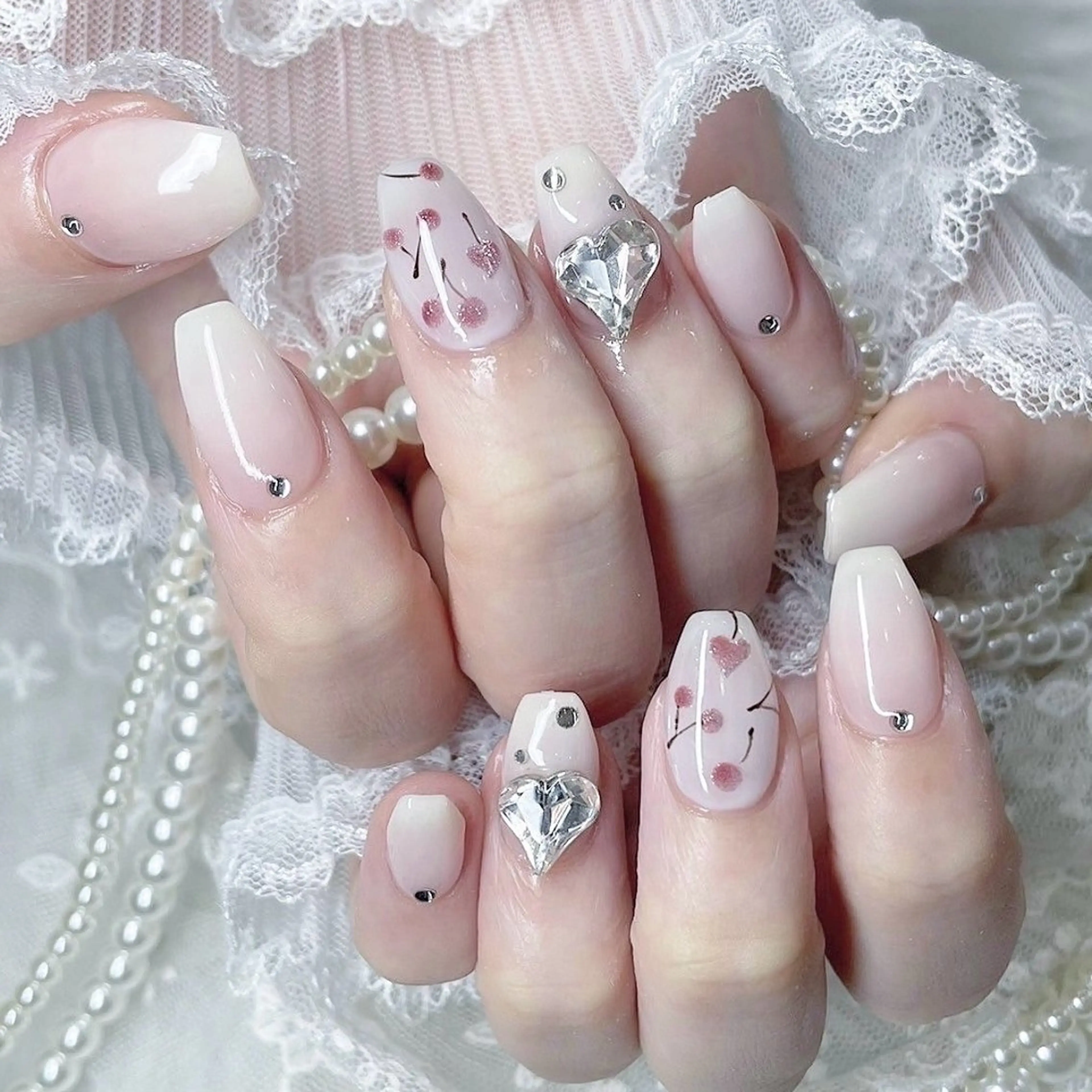 【新規様限定】🎀持ち込み画像可🎀ハンド90やり放題デザイン片手3〜4本 (オフ有)の写真