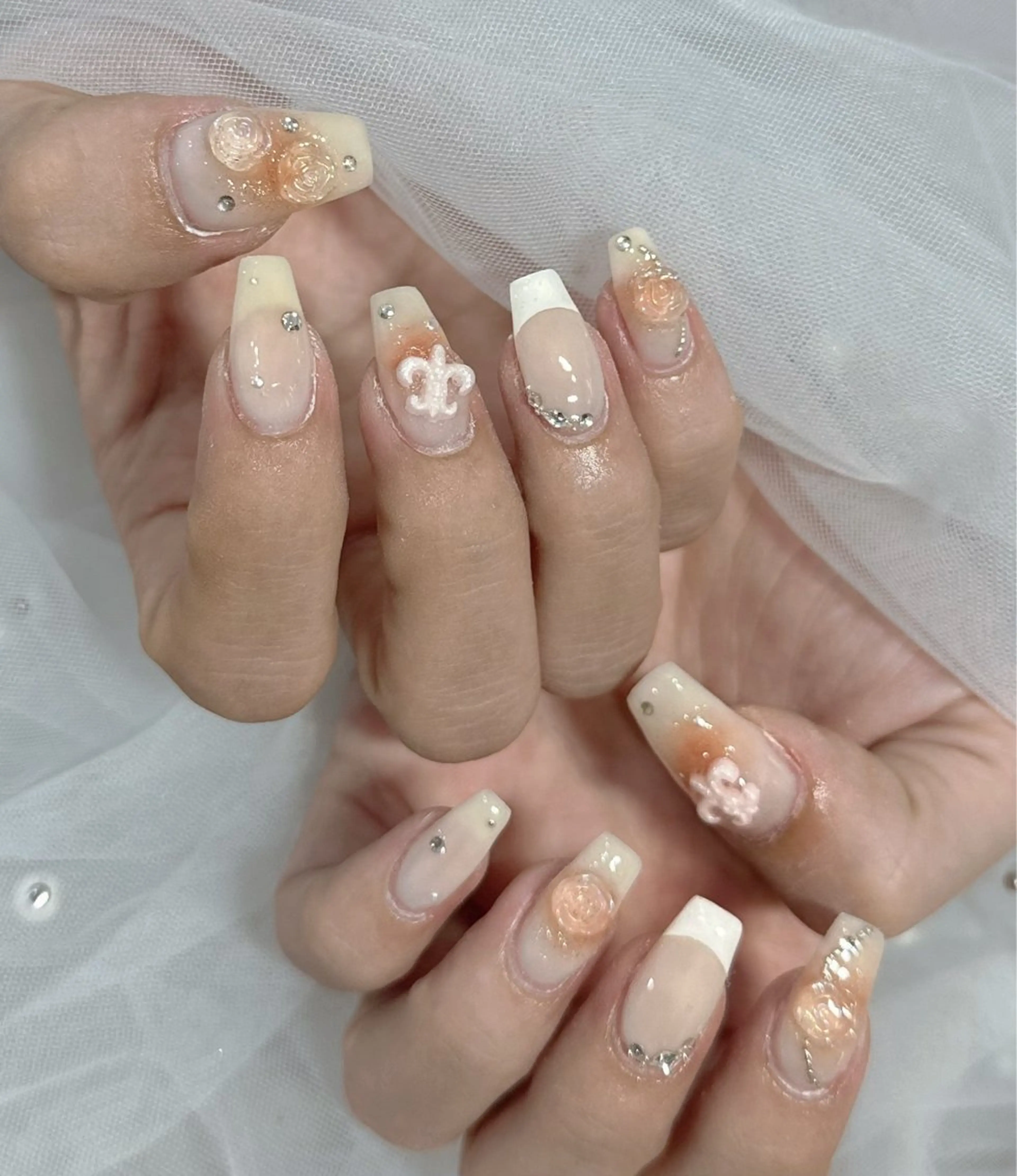 ネイル ハンドネイル フットネイル LAVISH nanamiのネイルデザイン
