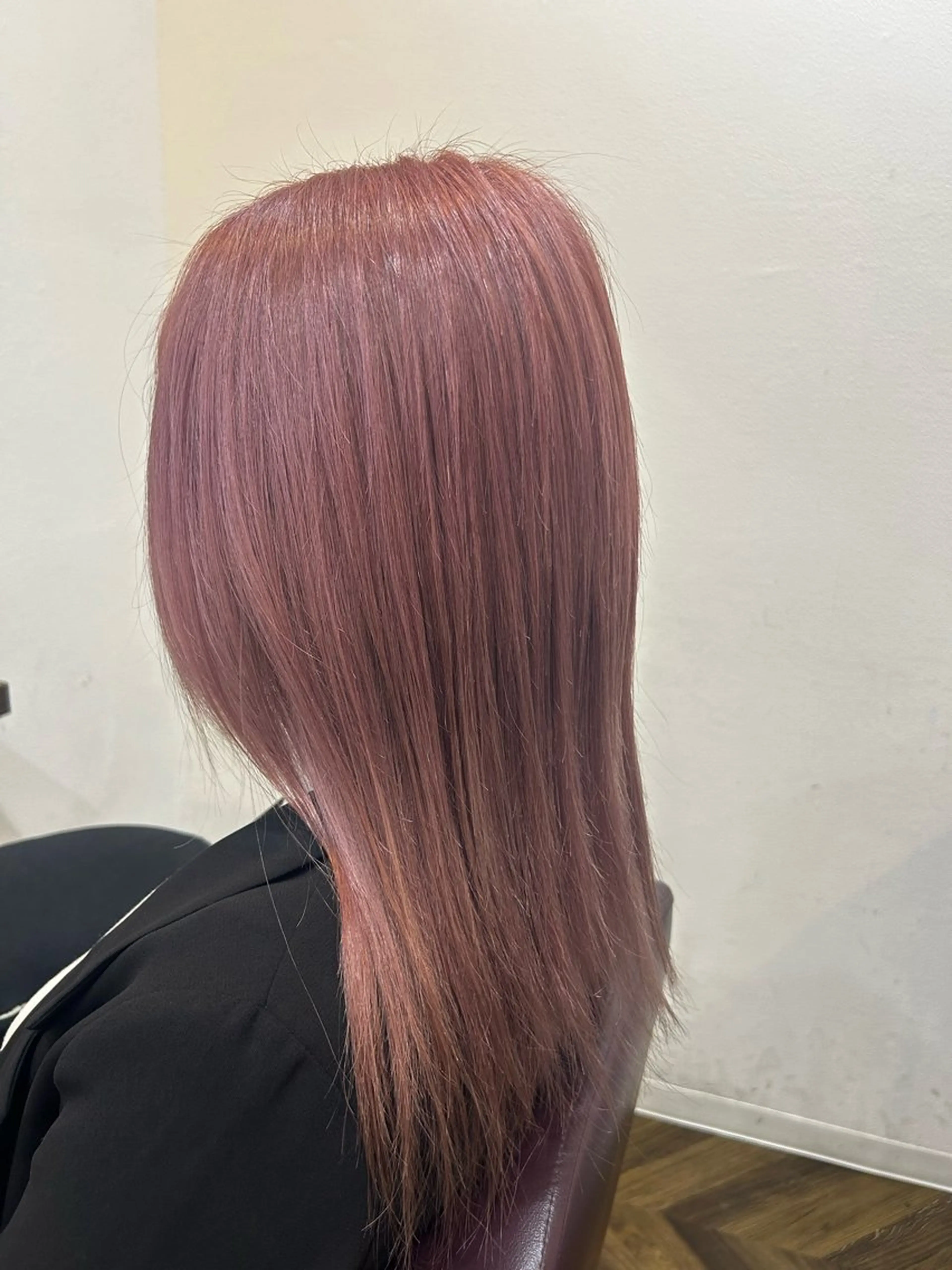 セミロング カラー 上田 愛來のヘアスタイル