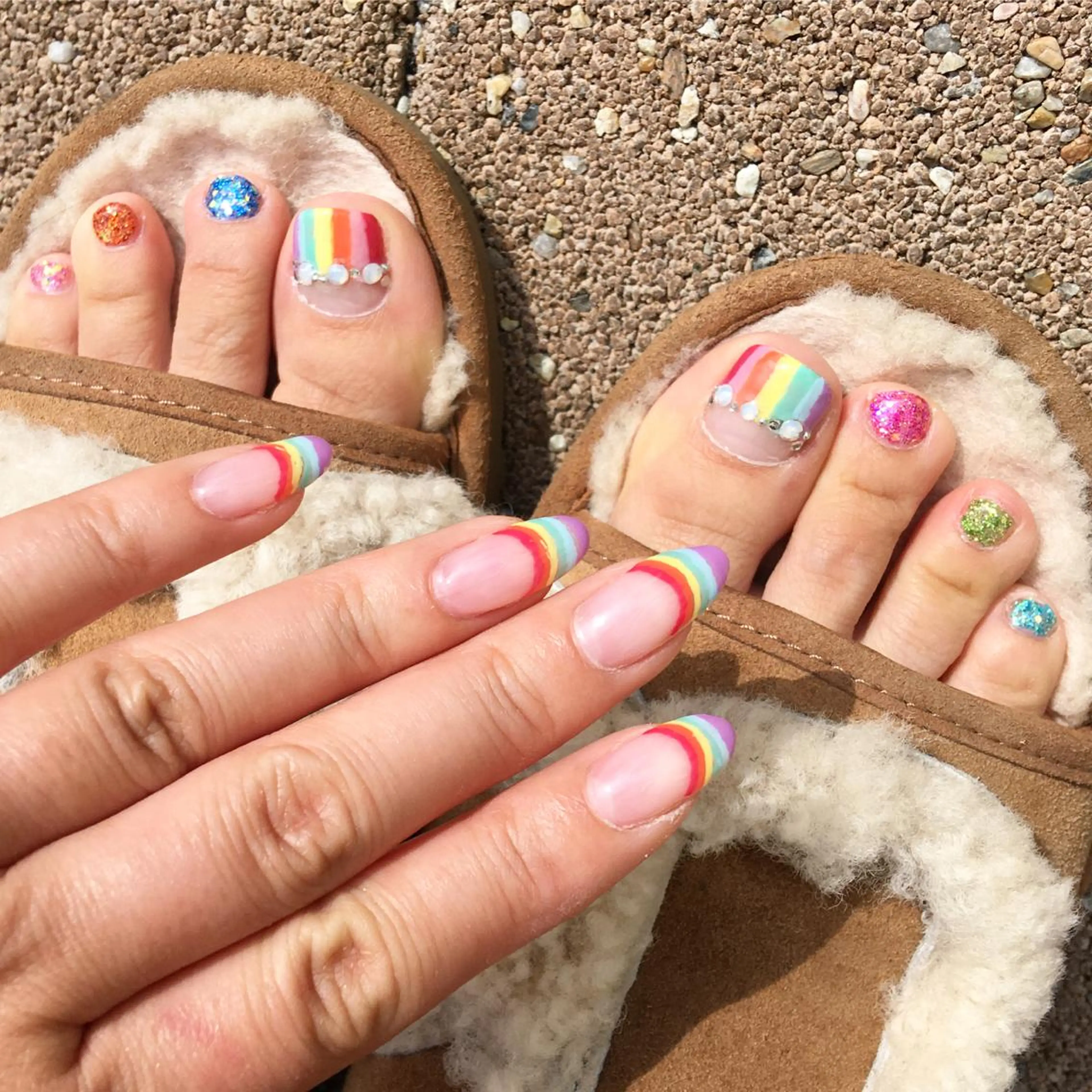 ネイル フットネイル フレンチネイル おそろいネイル ハンドネイル 🌈KANÅKO 🌈のネイルデザイン