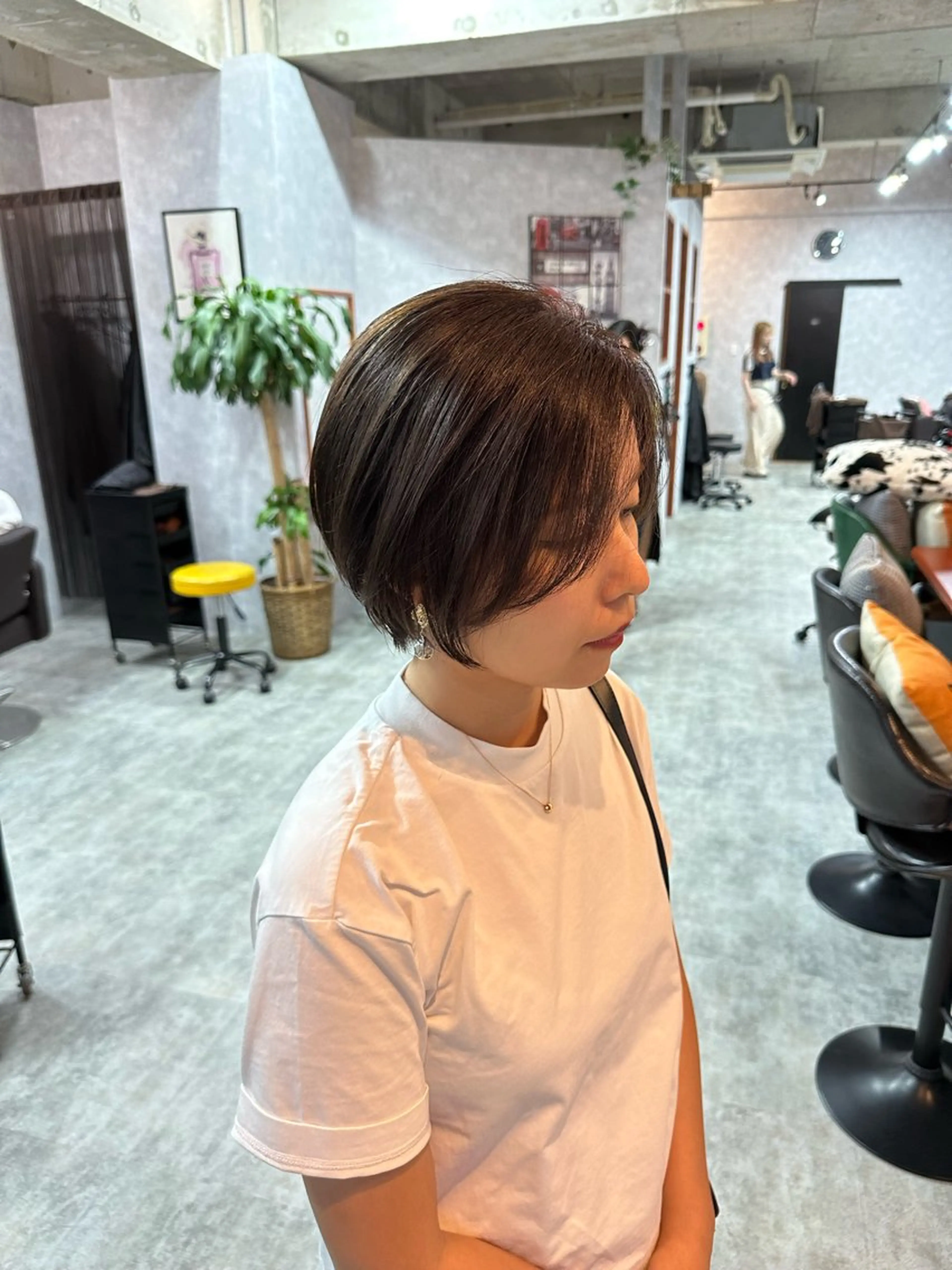 ショート 切りっぱなしボブ ショートボブ ハンサムショート 丸みショート ボブ カット ヘアカラー トリートメント モテ髪/ボブ/ショー ト/アダチフウトのヘアスタイル