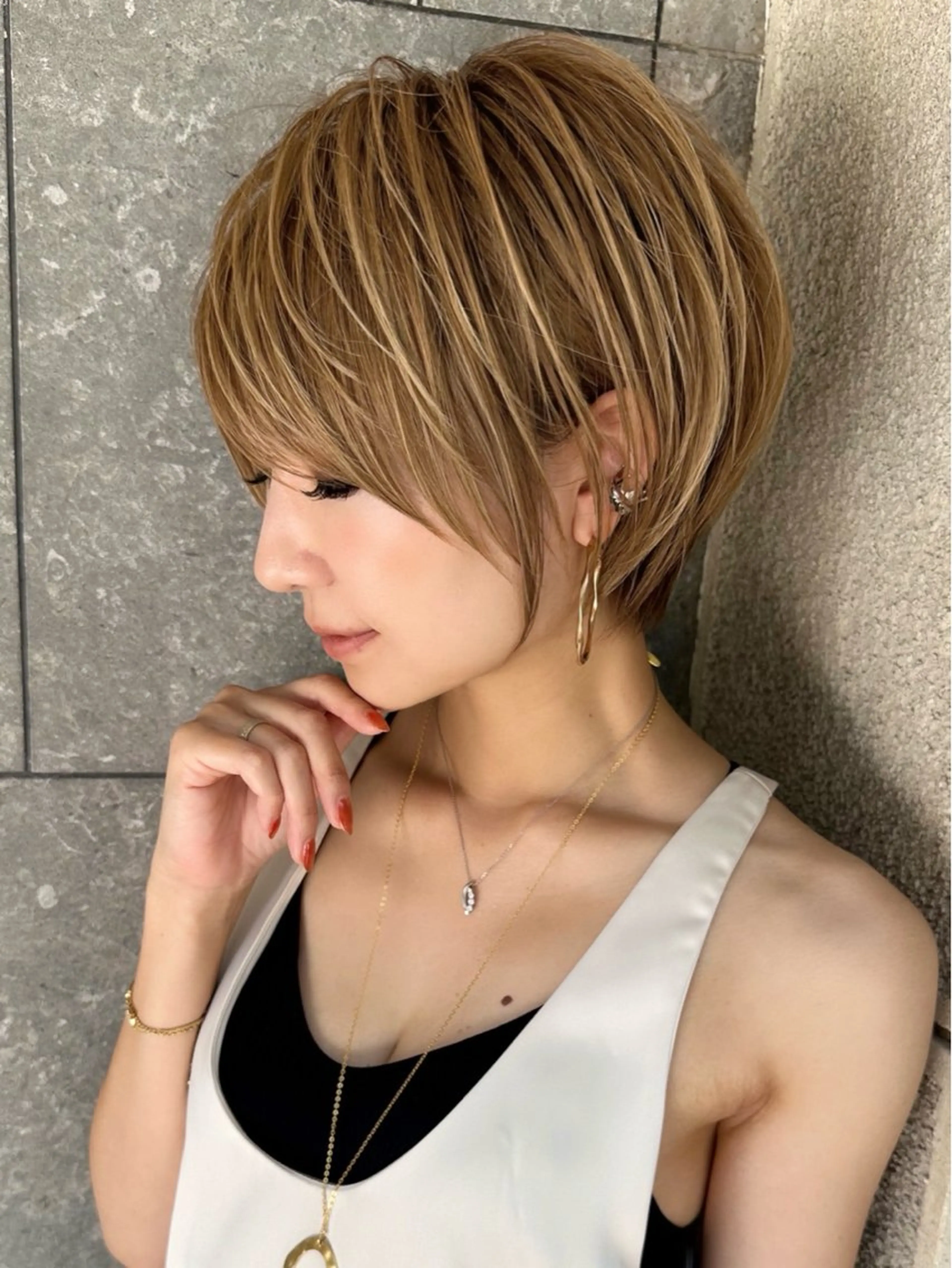 ショート カット ヘアカラー おのだ あやなのヘアスタイル