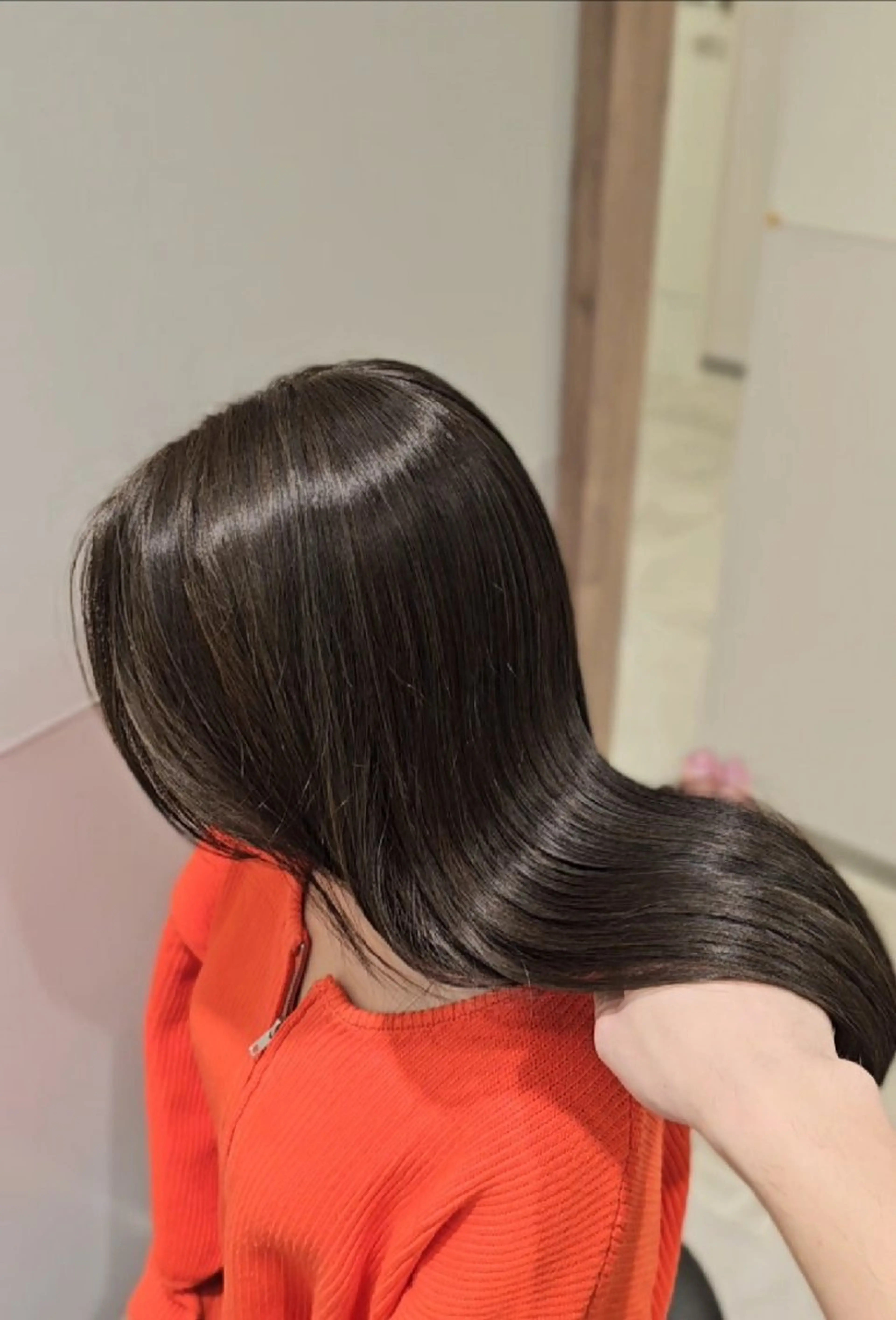 セミロング カラー 透明感カラー グレージュ カット トリートメント 髪質改善美容師が作る 透明感カラー杉山太貴のヘアスタイル