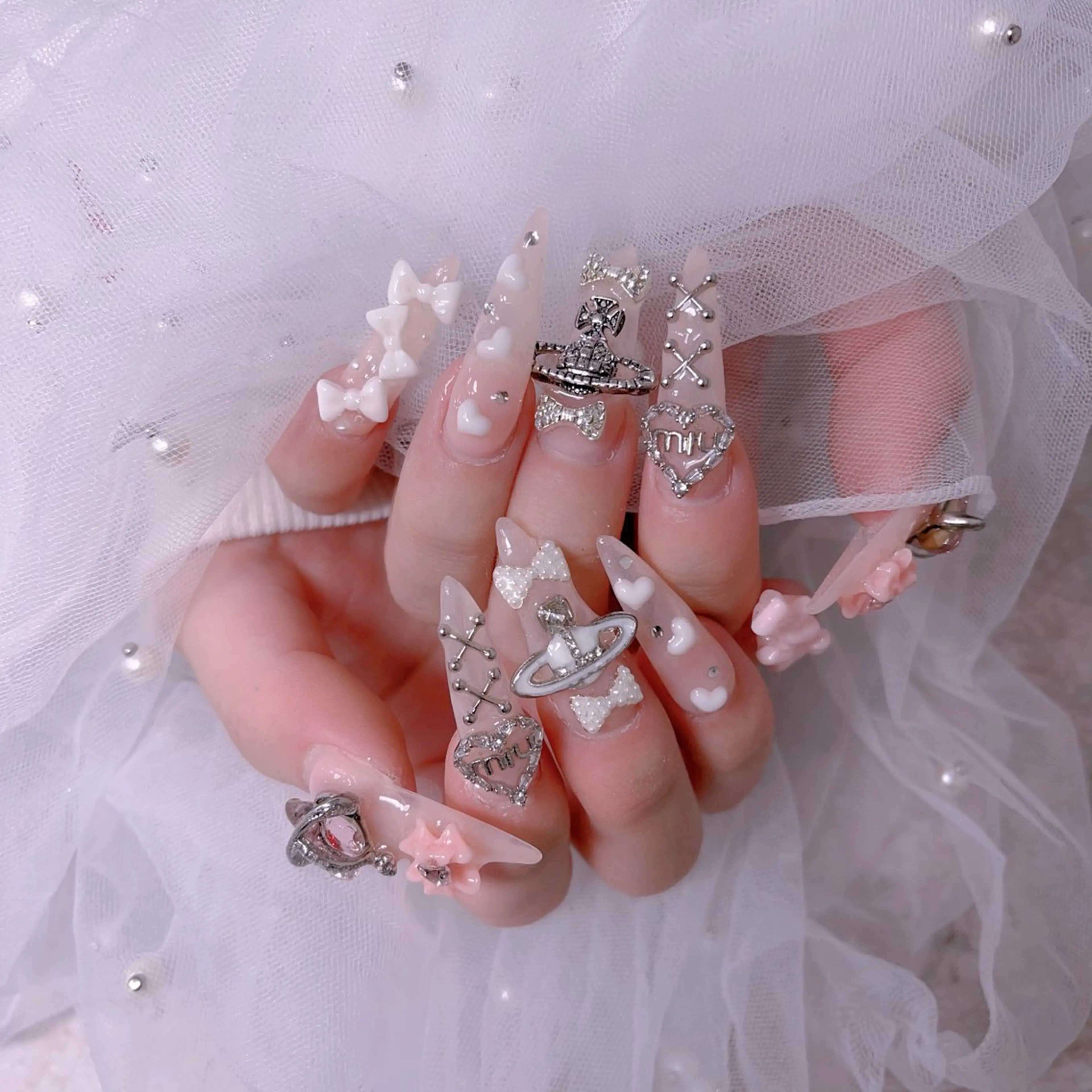 メンズ ネイル アートネイル フレンチネイル ジェルネイル キラキラネイル パラジェル Bloom スカルプ専門店のネイルデザイン