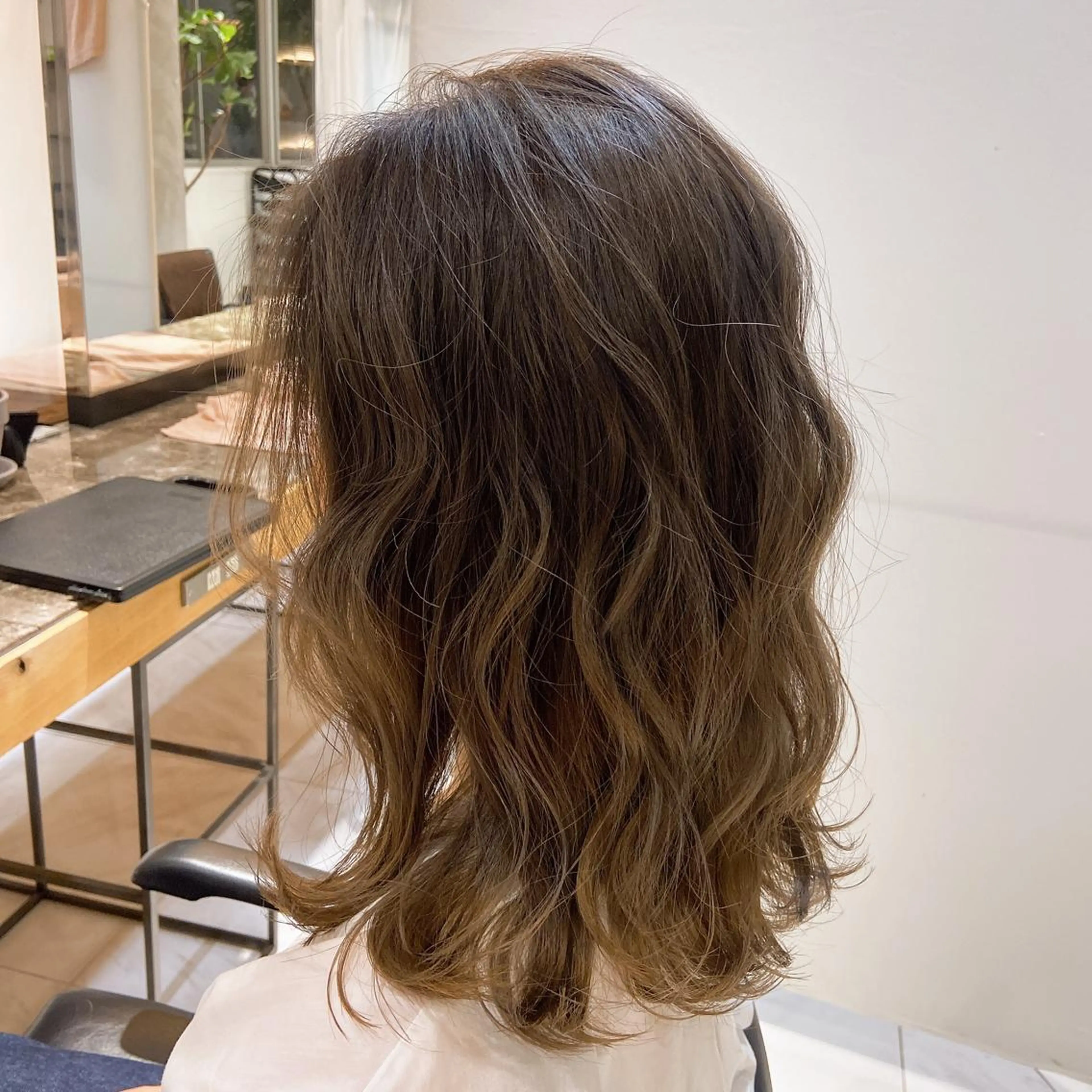 セミロング カラー apollo  yokohama 横浜店所属・APOLLO♡ ＭＩＯのヘアスタイル