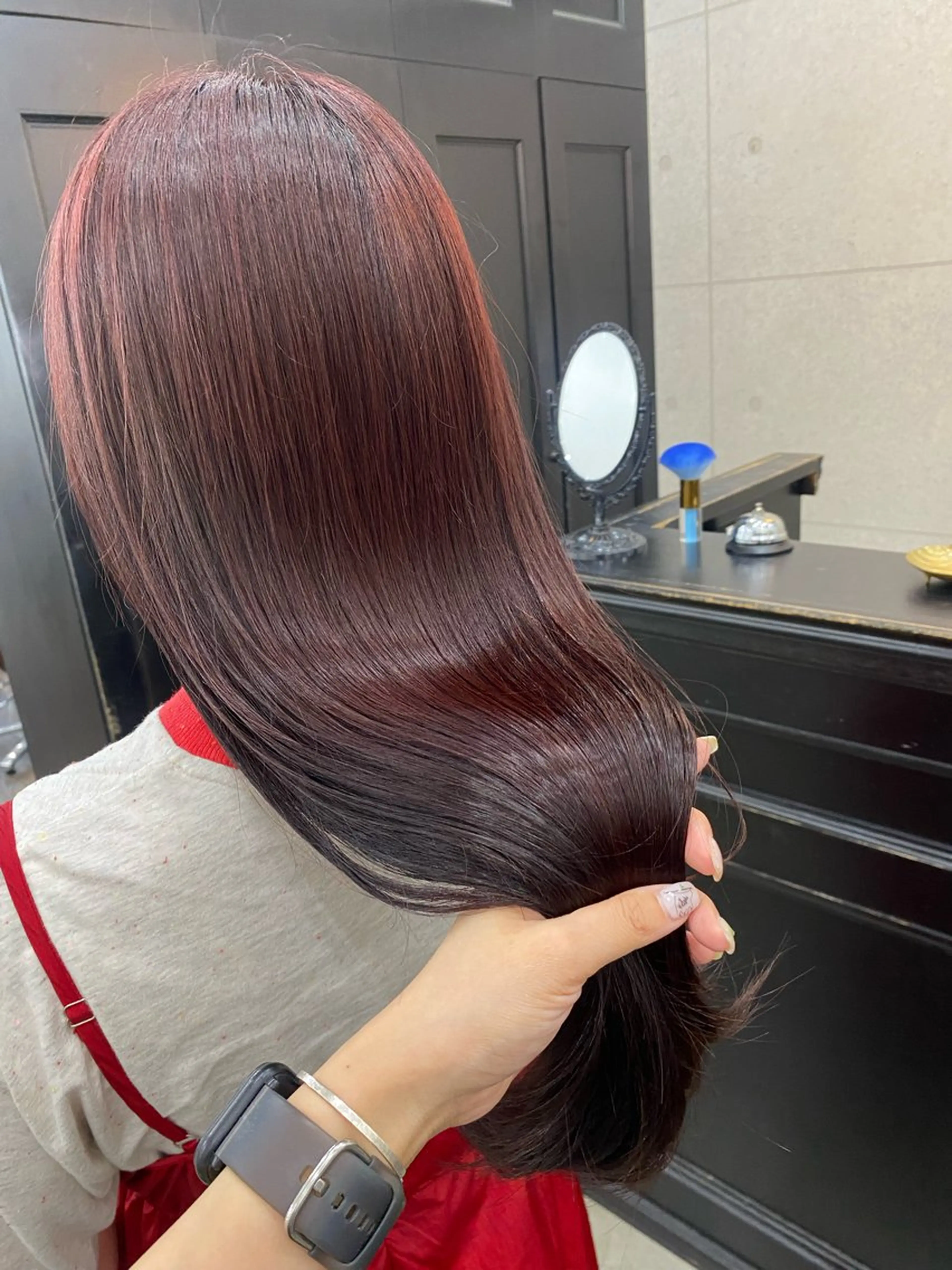 ロング カラー ブリーチ ブラウンカラー ブリーチなしカラー レッドカラー レッドブラウン カット ヘアカラー トリートメント anli所属・tomomi /レイヤーカットのヘアスタイル