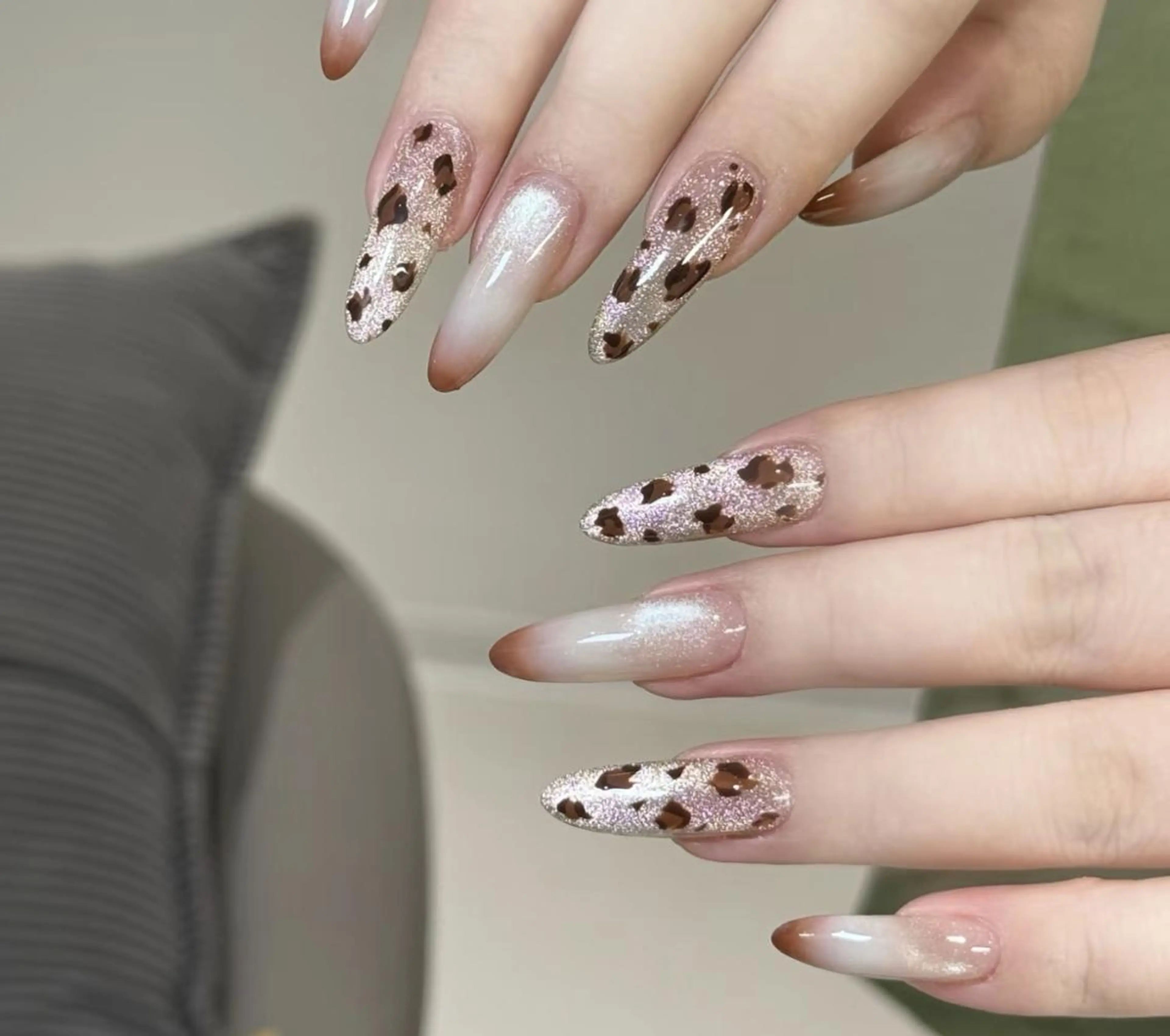 ネイル ハンドネイル 🎀 Ayaka_nailのネイルデザイン