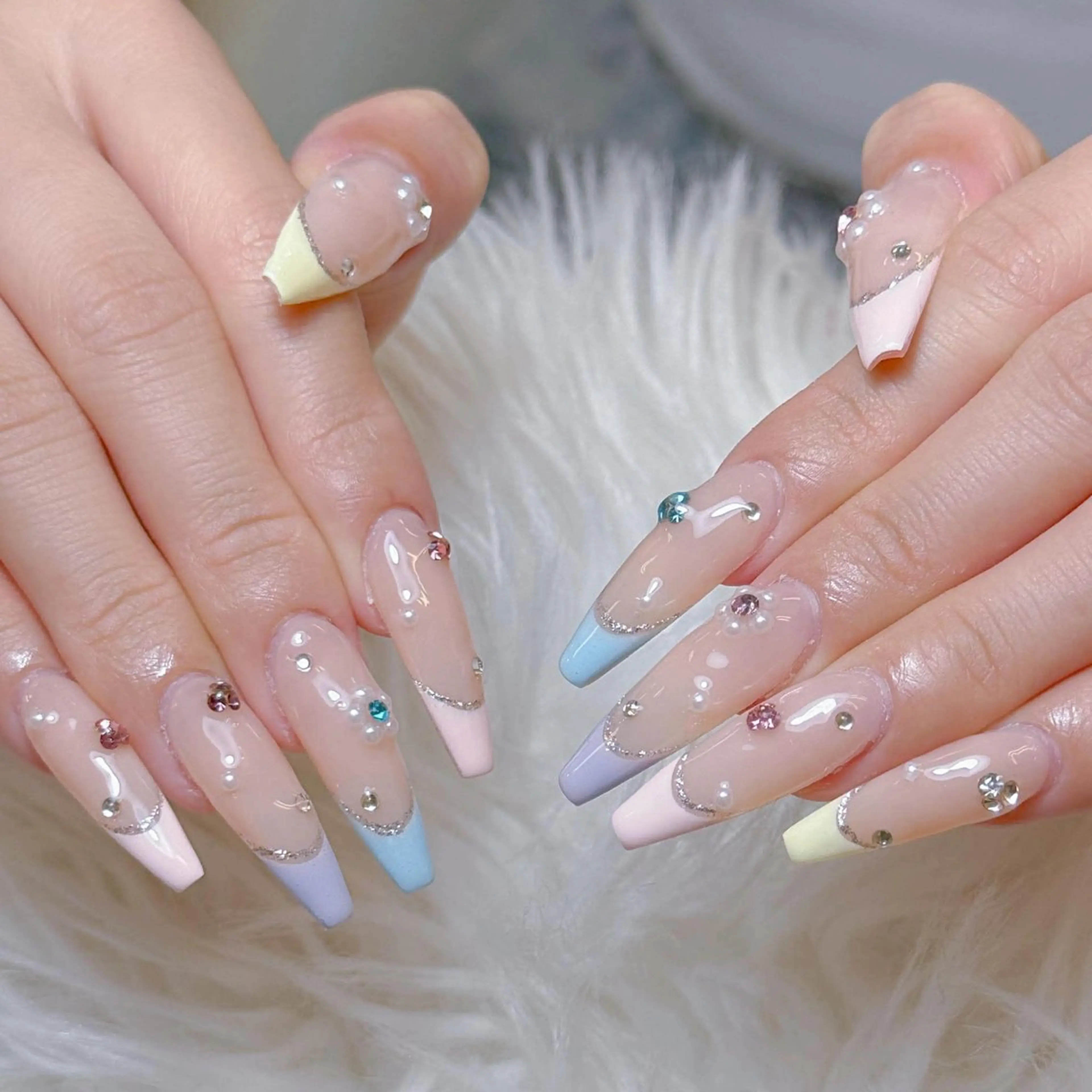 ネイル ハンドネイル ミン ゴテゴテネイルのネイルデザイン