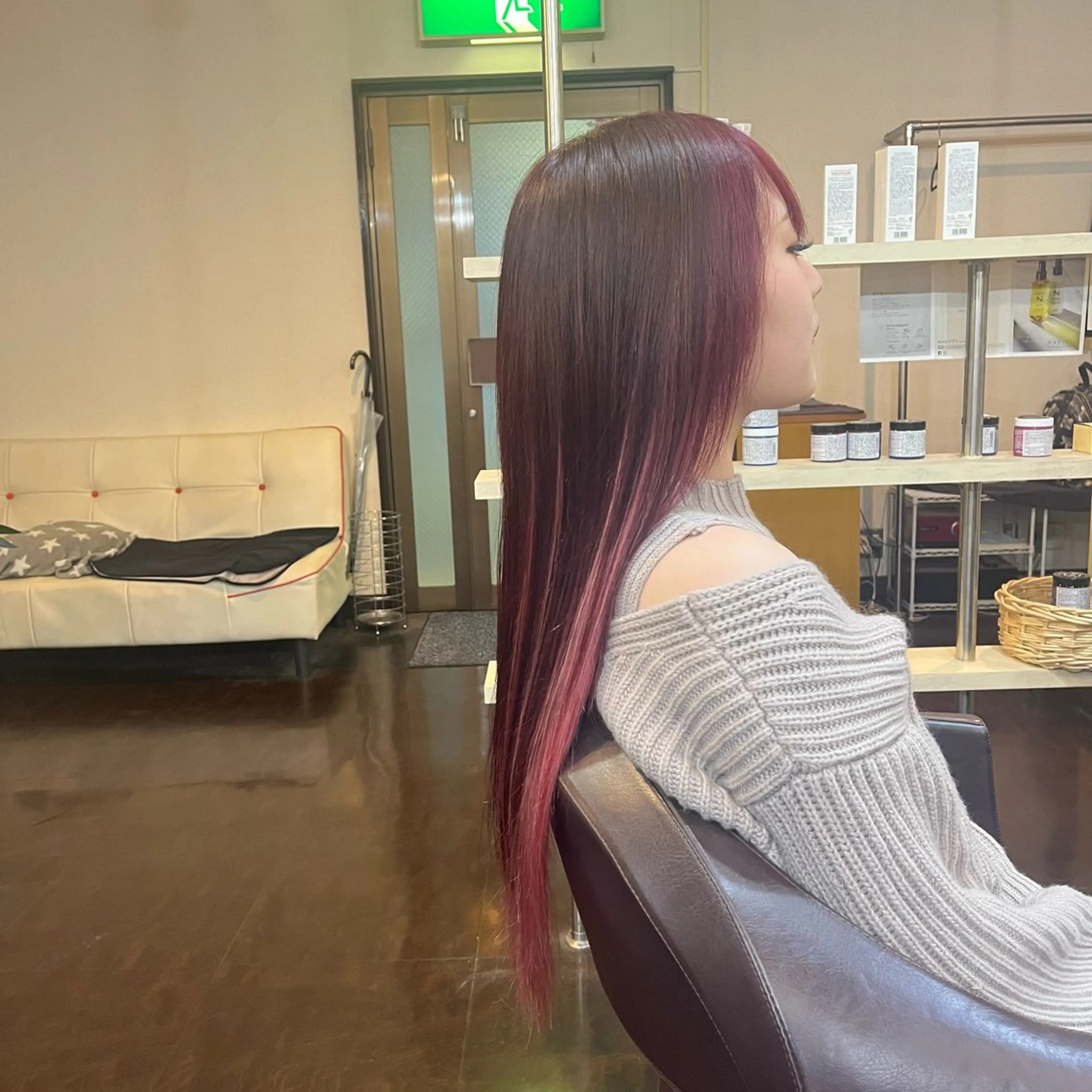 ロング カラー インナーカラー ピンクカラー レッドカラー エクステ 編み込みエクステ/ ハイトーン りょすけのヘアスタイル