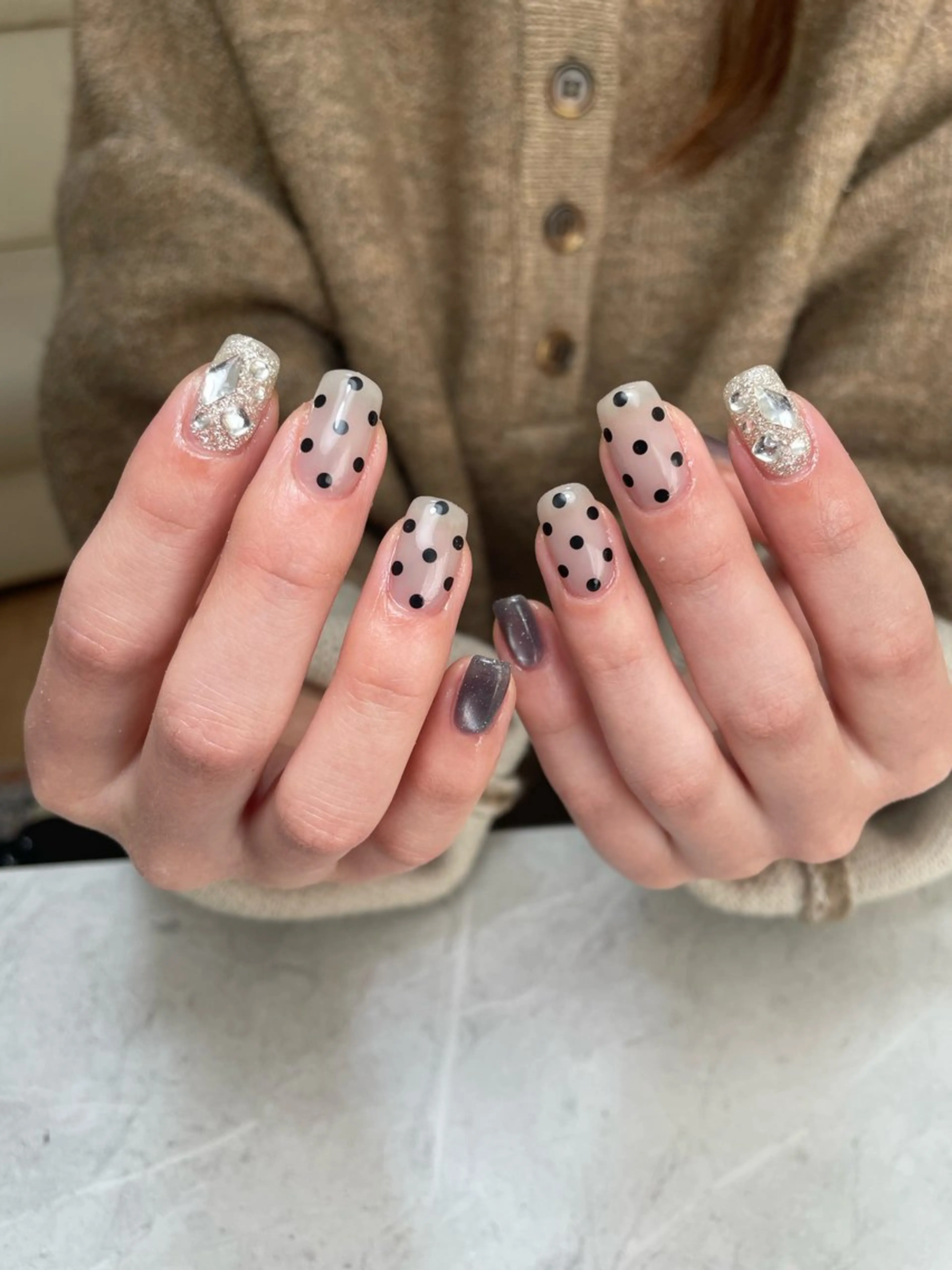 ネイル ドット ガーリー キラキラネイル 韓国ネイル マグネットネイル miinail miyuuのネイルデザイン