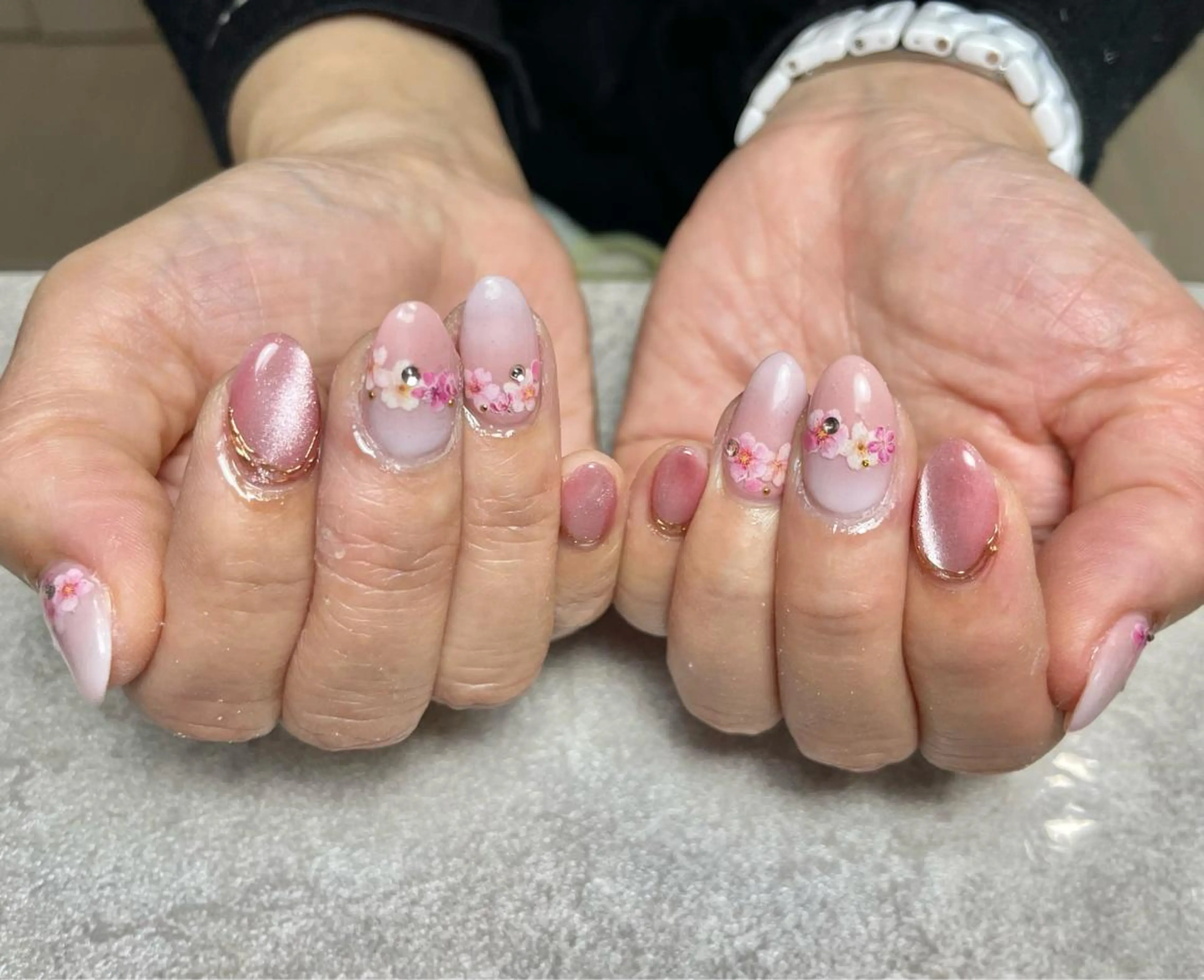 ネイル 桜ネイル ジェルネイル ラメ(グリッター) マグネットネイル ミラーネイル ハンドネイル BLANC.nail所属・BLANC.nail yuuのネイルデザイン